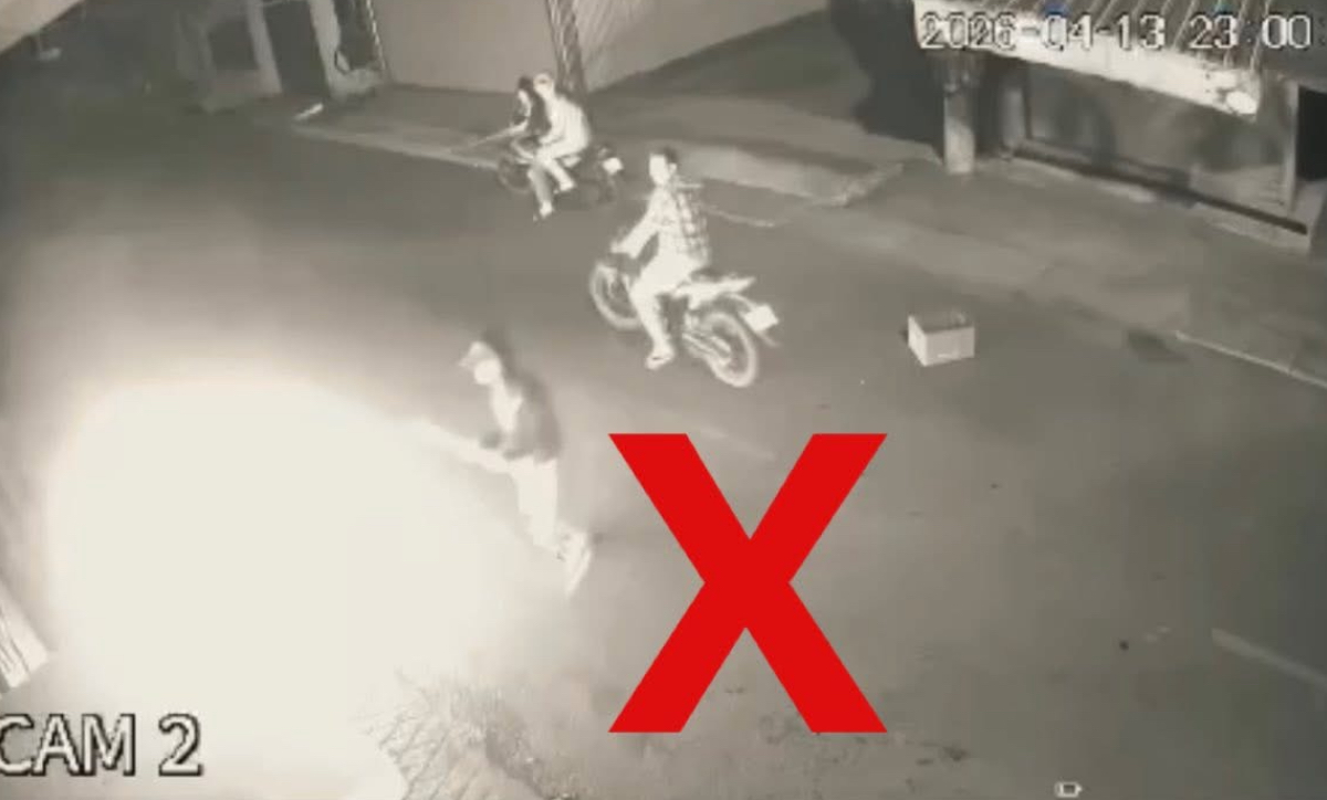 Khởi tố 4 thanh ni&ecirc;n n&eacute;m "bom xăng" v&agrave;o nh&agrave; d&acirc;n l&uacute;c nửa đ&ecirc;m- Ảnh 1.