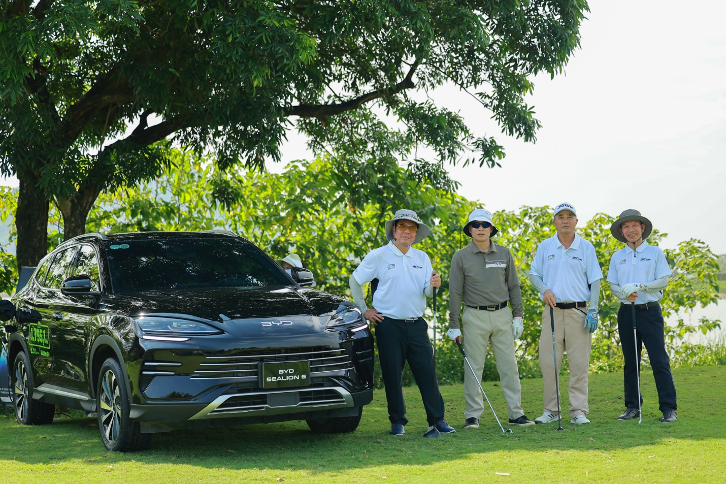 Dàn xe sang, xe điện quy tụ tại giải golf doanh nhân- Ảnh 4.
