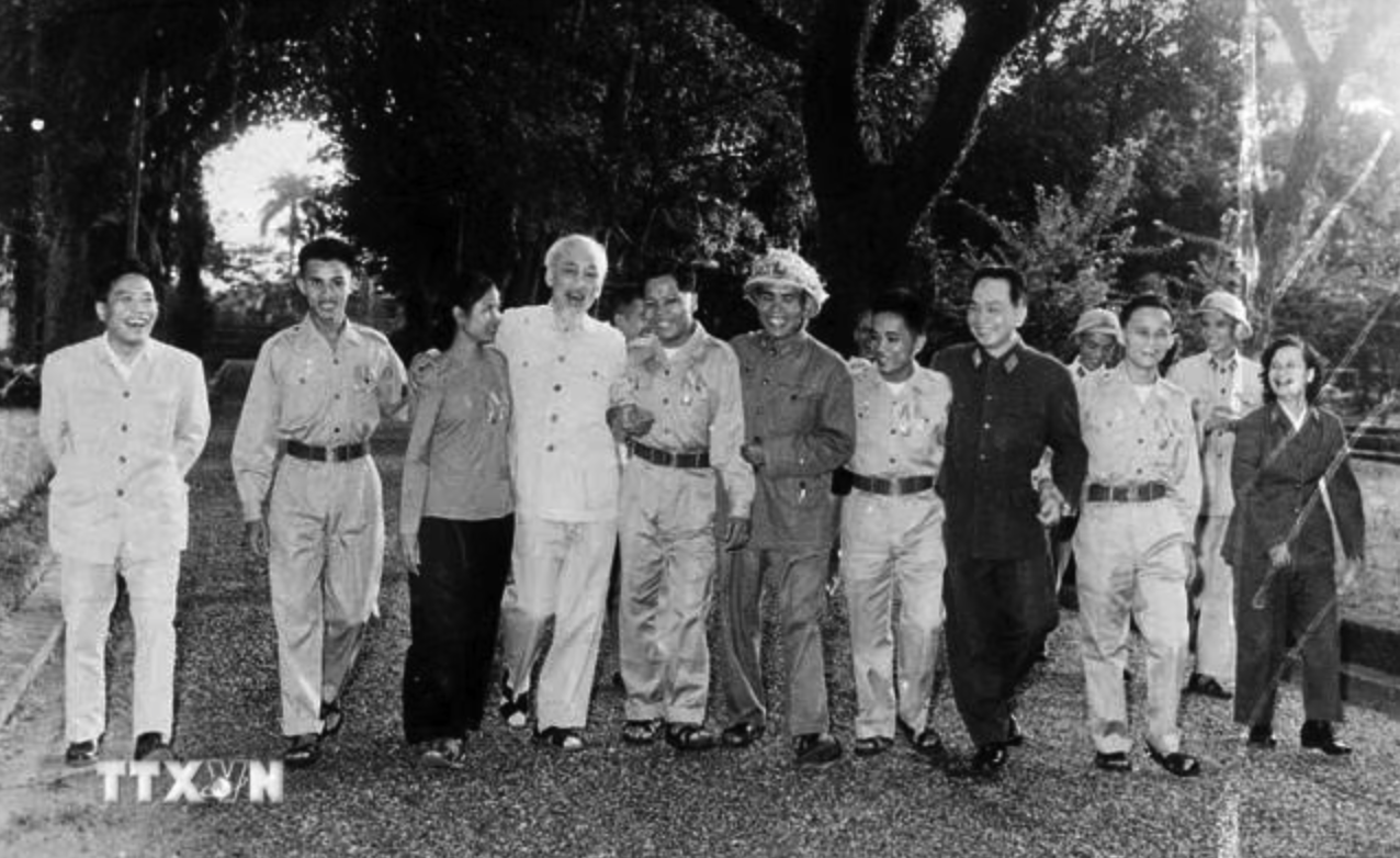 Chủ tịch Hồ Ch&iacute; Minh: Từ kh&aacute;t vọng cứu nước đến giải ph&oacute;ng d&acirc;n tộc, con người- Ảnh 4.
