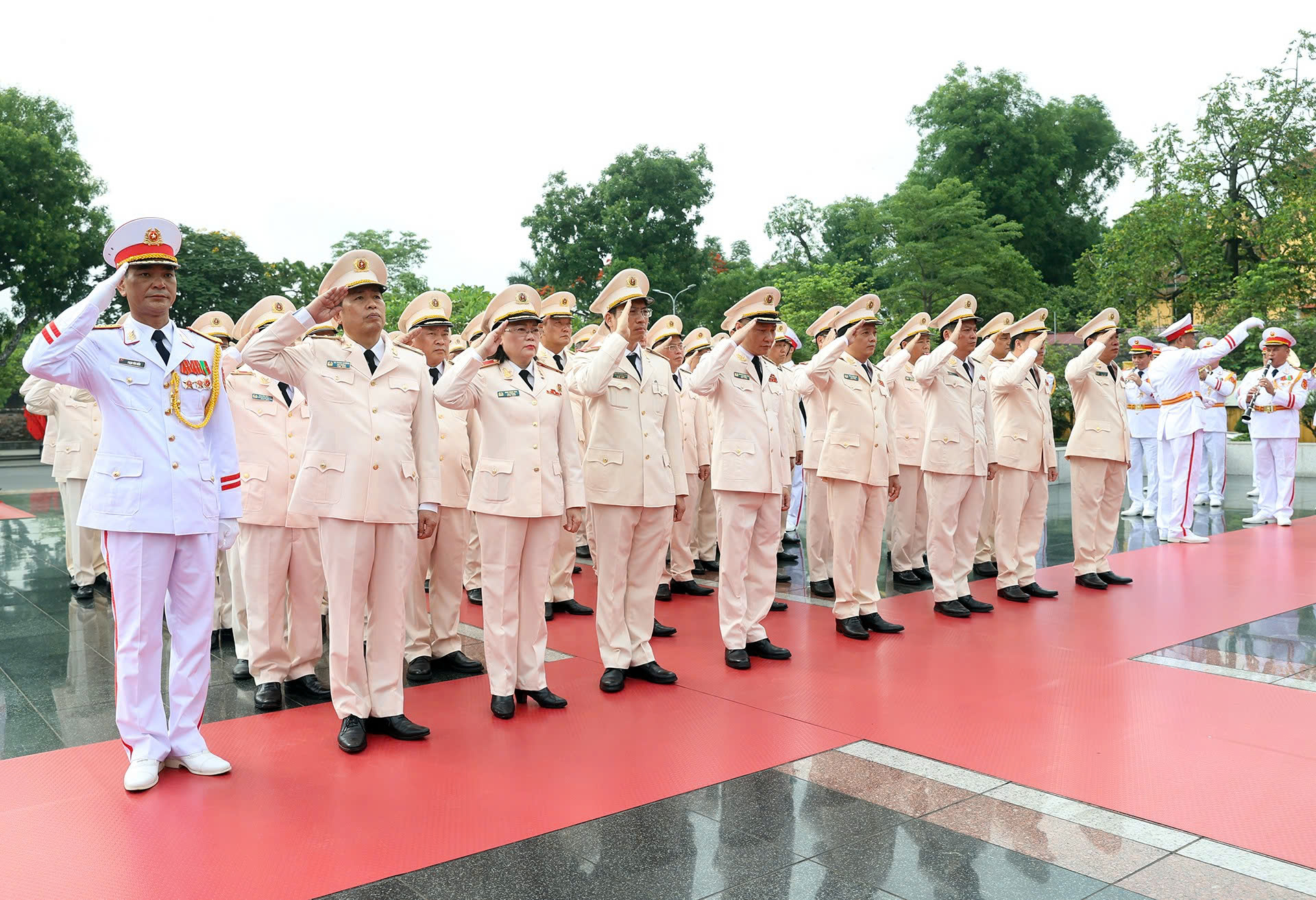 L&atilde;nh đạo Đảng, Nh&agrave; nước v&agrave;o Lăng viếng Chủ tịch Hồ Ch&iacute; Minh- Ảnh 10.