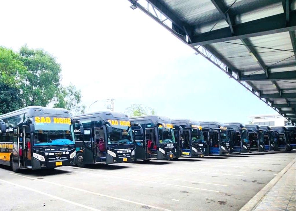 Nghệ An: Cấp đổi phù hiệu kinh doanh vận tải trực tuyến tạo thuận lợi cho doanh nghiệp- Ảnh 1. Nghệ An: Cấp đổi phù hiệu kinh doanh vận tải trực tuyến tạo thuận lợi cho doanh nghiệp- Ảnh 1.