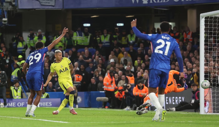Enzo lập siêu phẩm, Chelsea hạ gục Tottenham ở derby London- Ảnh 3. Enzo lập siêu phẩm, Chelsea hạ gục Tottenham ở derby London- Ảnh 3.