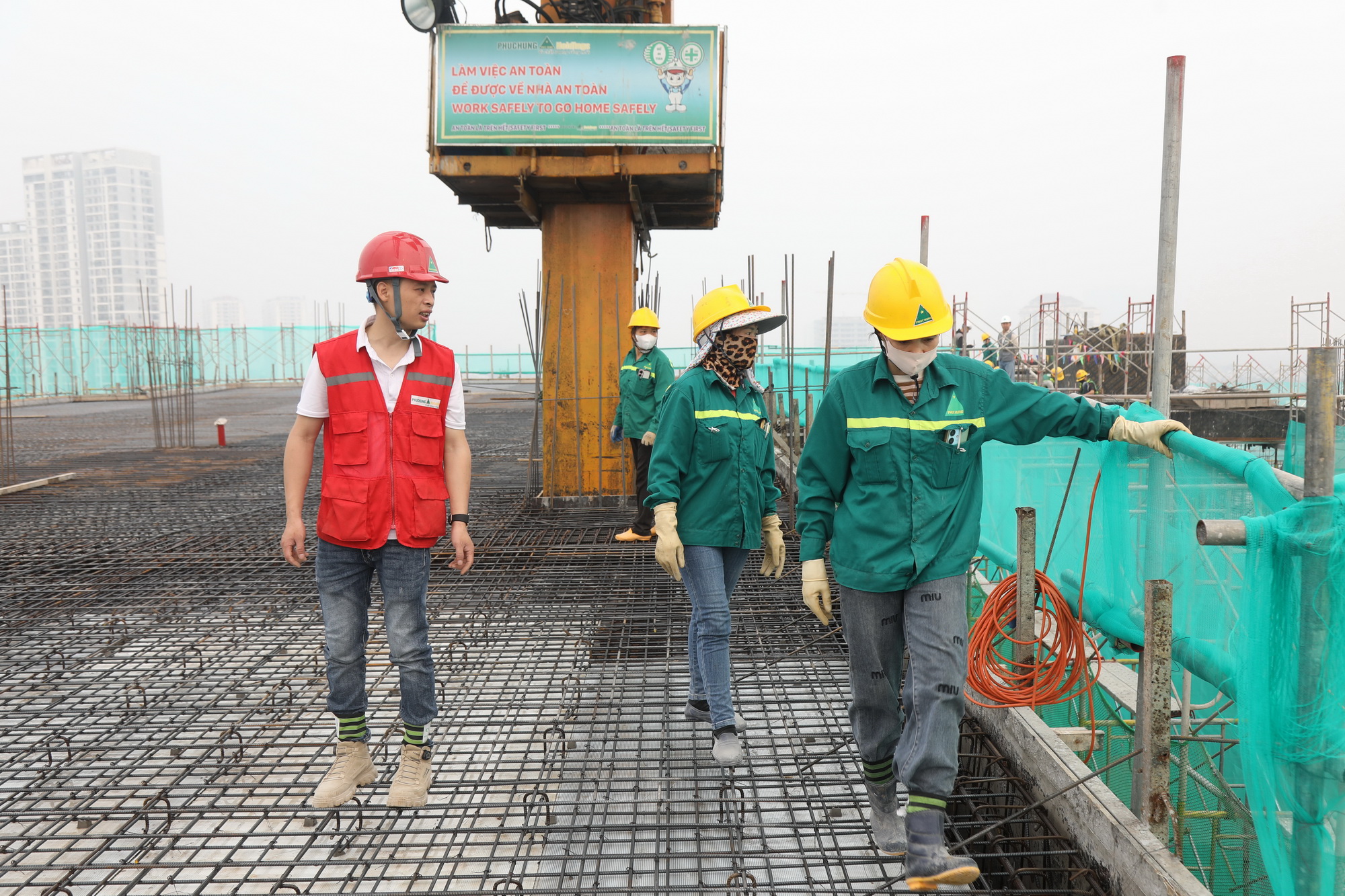 V&igrave; sao doanh nghiệp vẫn &ldquo;loay hoay&rdquo; với số h&oacute;a an to&agrave;n lao động?- Ảnh 1.
