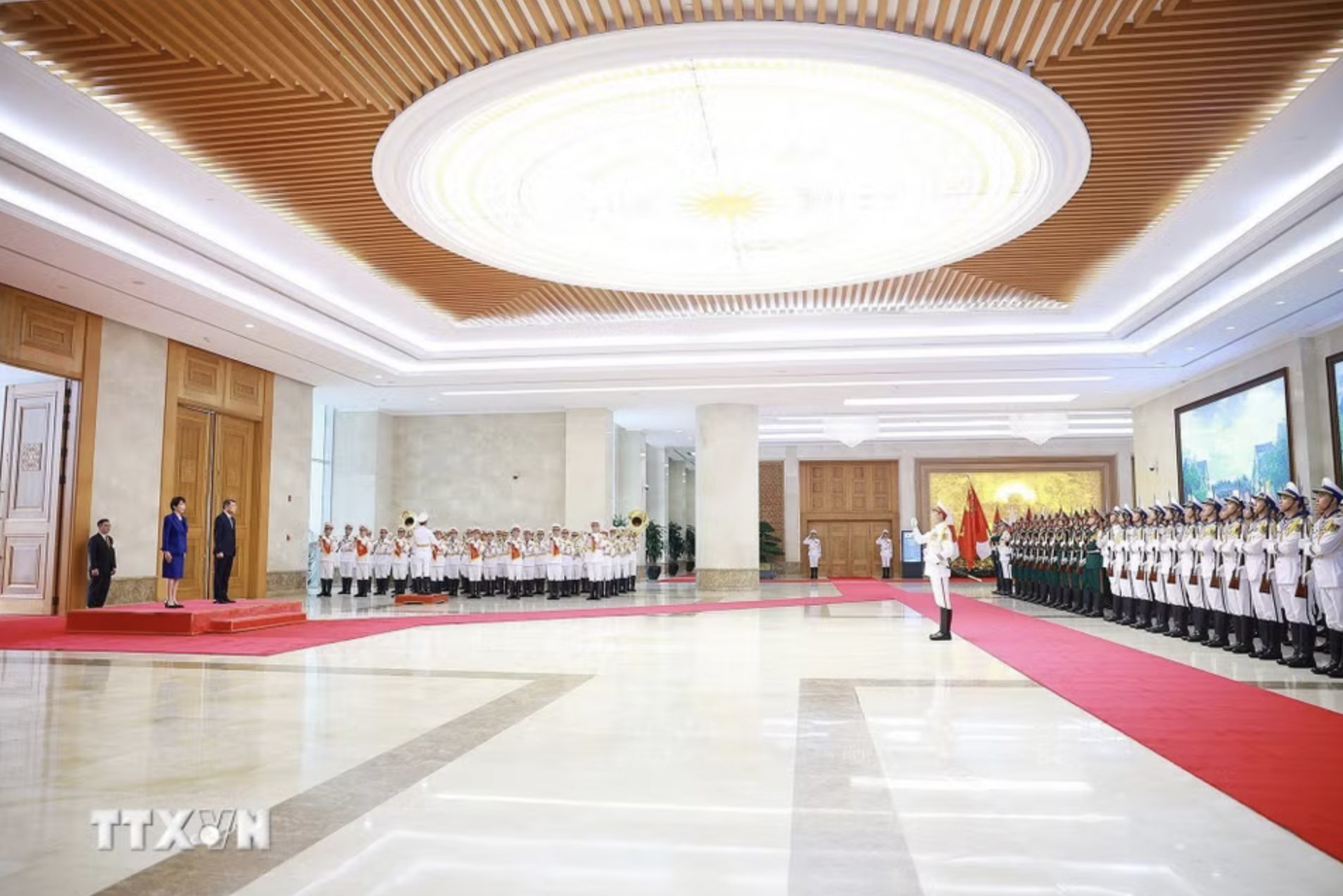 Thủ tướng L&ecirc; Minh Hưng chủ tr&igrave; lễ đ&oacute;n ch&iacute;nh thức Thủ tướng Nhật Bản- Ảnh 4.