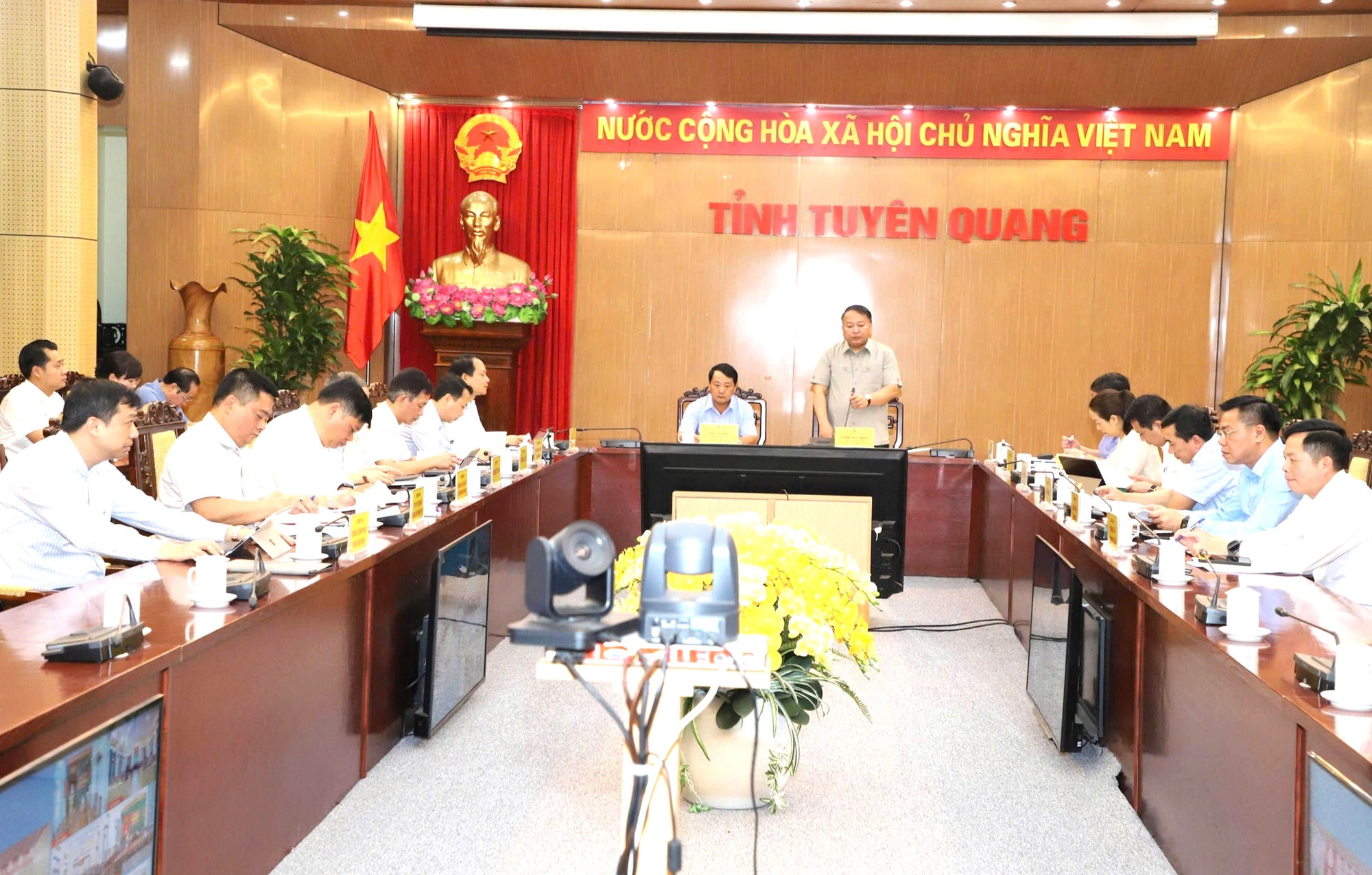 Tuyên Quang đẩy nhanh hoàn thiện hạ tầng các khu công nghiệp, cụm công nghiệp- Ảnh 1.