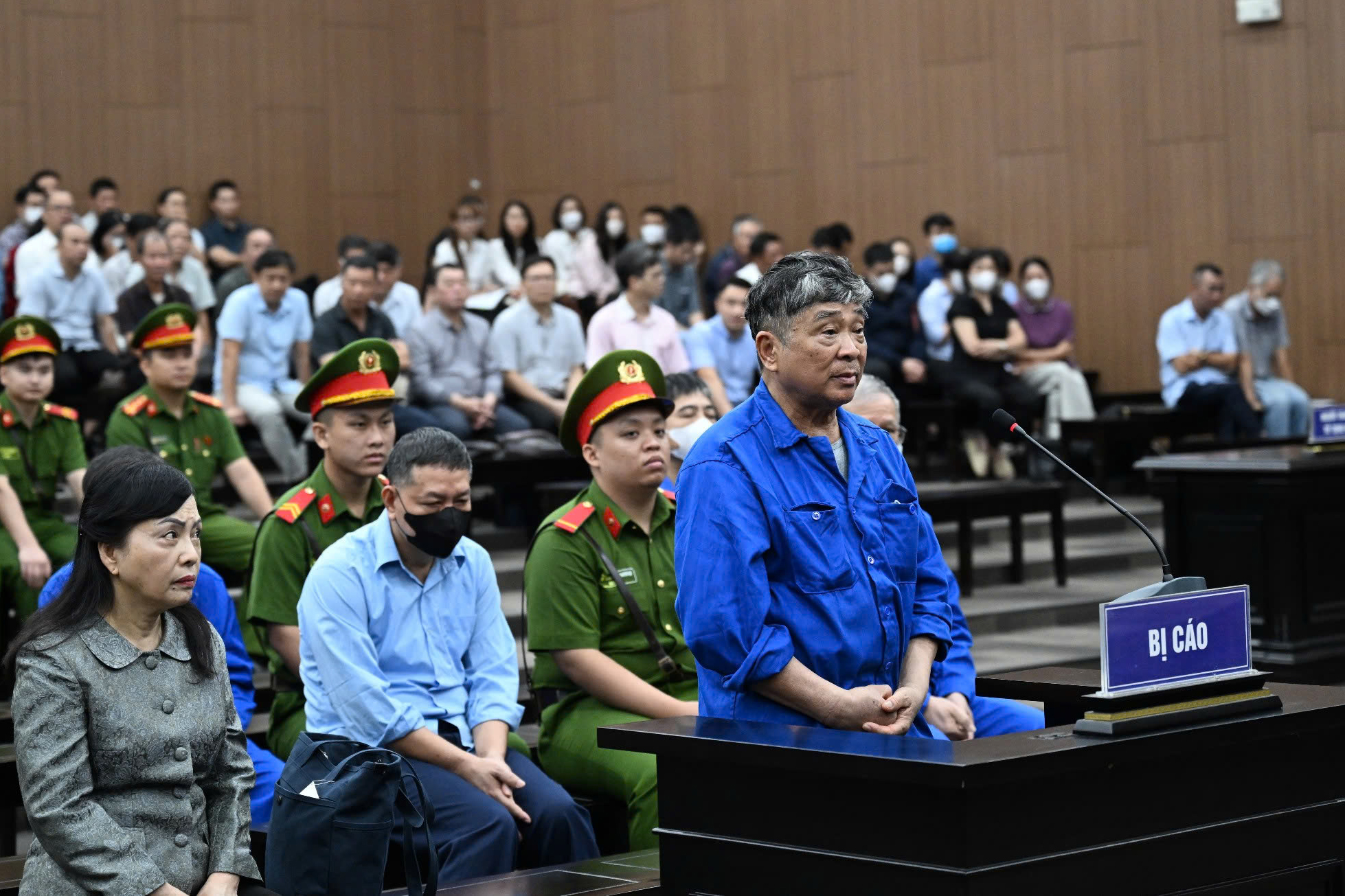 Lời khai về những g&oacute;i qu&agrave; tiền tỷ của cựu Bộ trưởng Y tế Nguyễn Thị Kim Tiến- Ảnh 2.