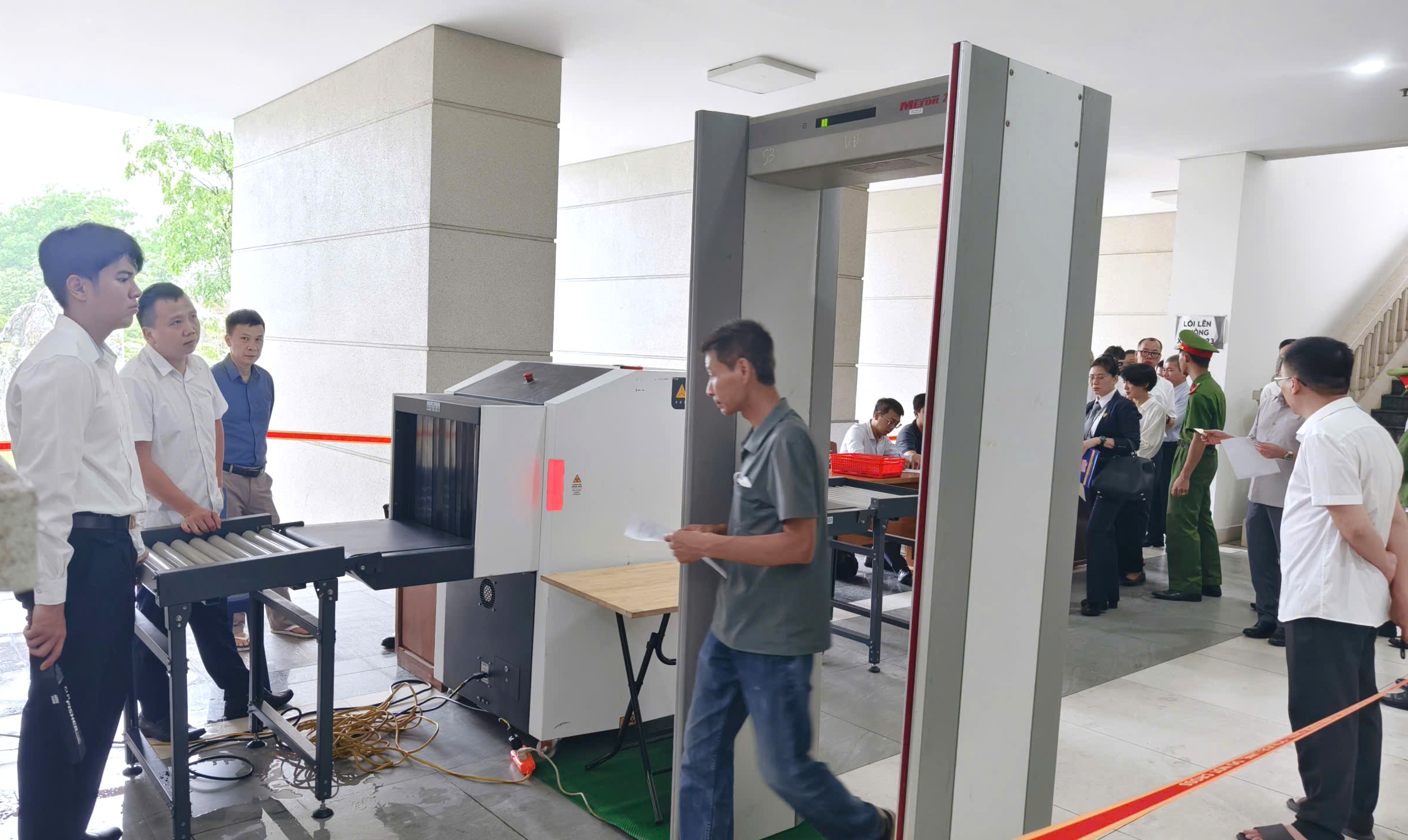 Cựu Bộ trưởng Y tế Nguyễn Thị Kim Tiến hầu t&ograve;a, c&oacute; 4 luật sư b&agrave;o chữa- Ảnh 7.