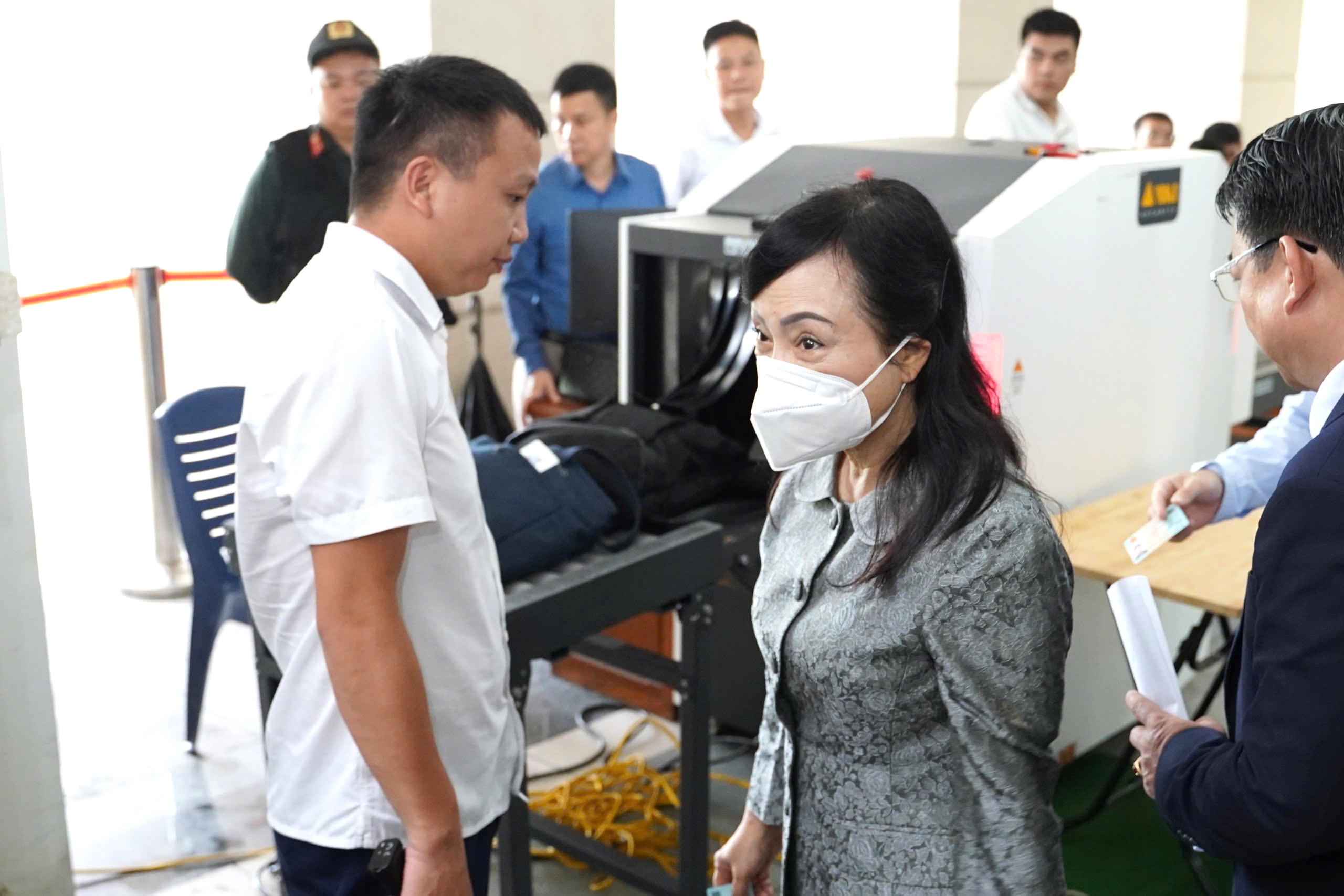 Cựu Bộ trưởng Y tế Nguyễn Thị Kim Tiến hầu t&ograve;a, c&oacute; 4 luật sư b&agrave;o chữa- Ảnh 3.