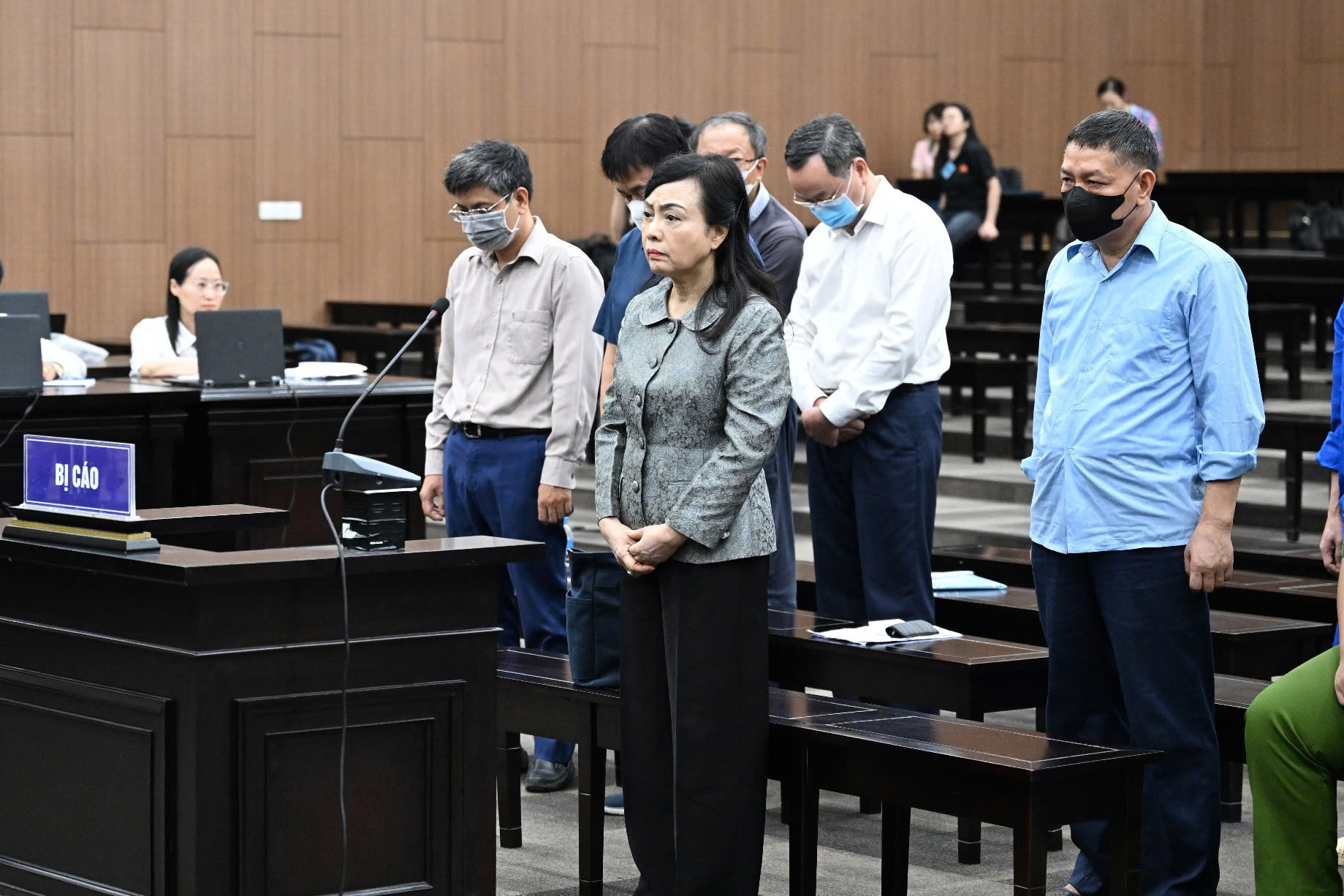 Cựu Bộ trưởng Y tế Nguyễn Thị Kim Tiến n&oacute;i lời sau c&ugrave;ng, mong được khoan hồng- Ảnh 1.