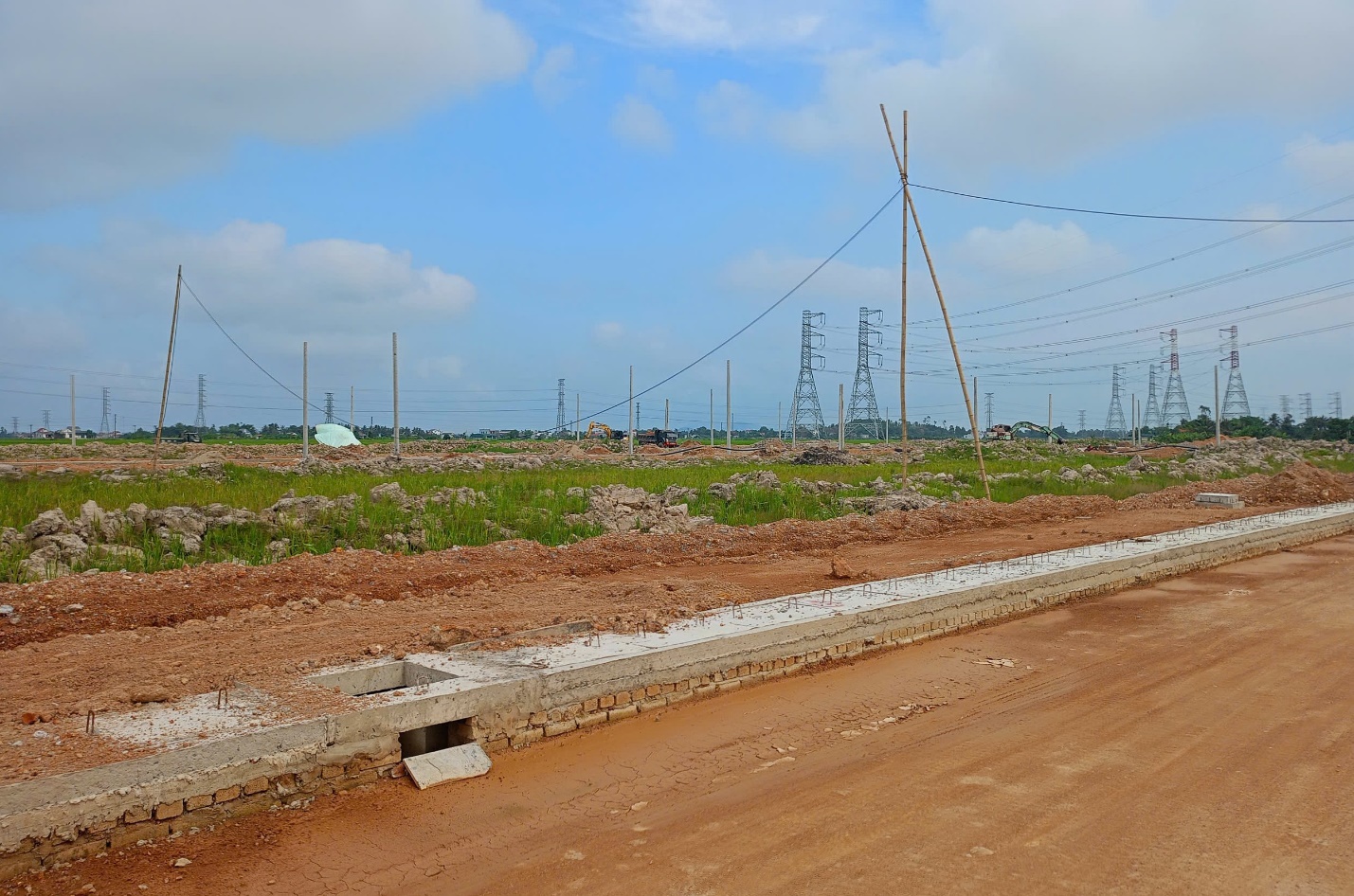 Thanh Ho&aacute;: 39 khu TĐC phục vụ dự &aacute;n đường sắt tốc độ cao sẽ ho&agrave;n th&agrave;nh trước 30/9- Ảnh 1.