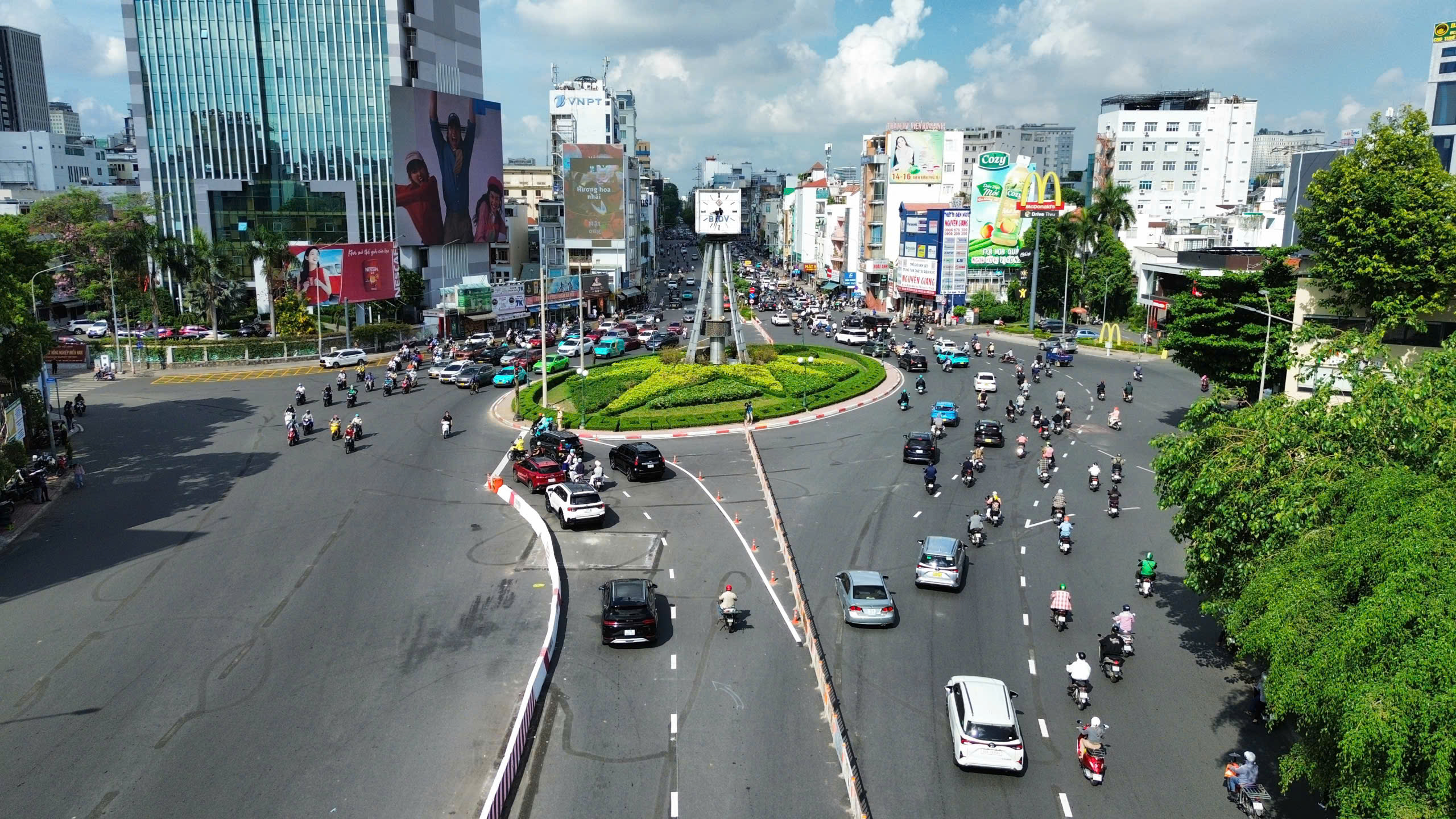 TP.HCM ch&iacute;nh thức điều chỉnh giao th&ocirc;ng tại v&ograve;ng xoay Điện Bi&ecirc;n Phủ- Ảnh 1.