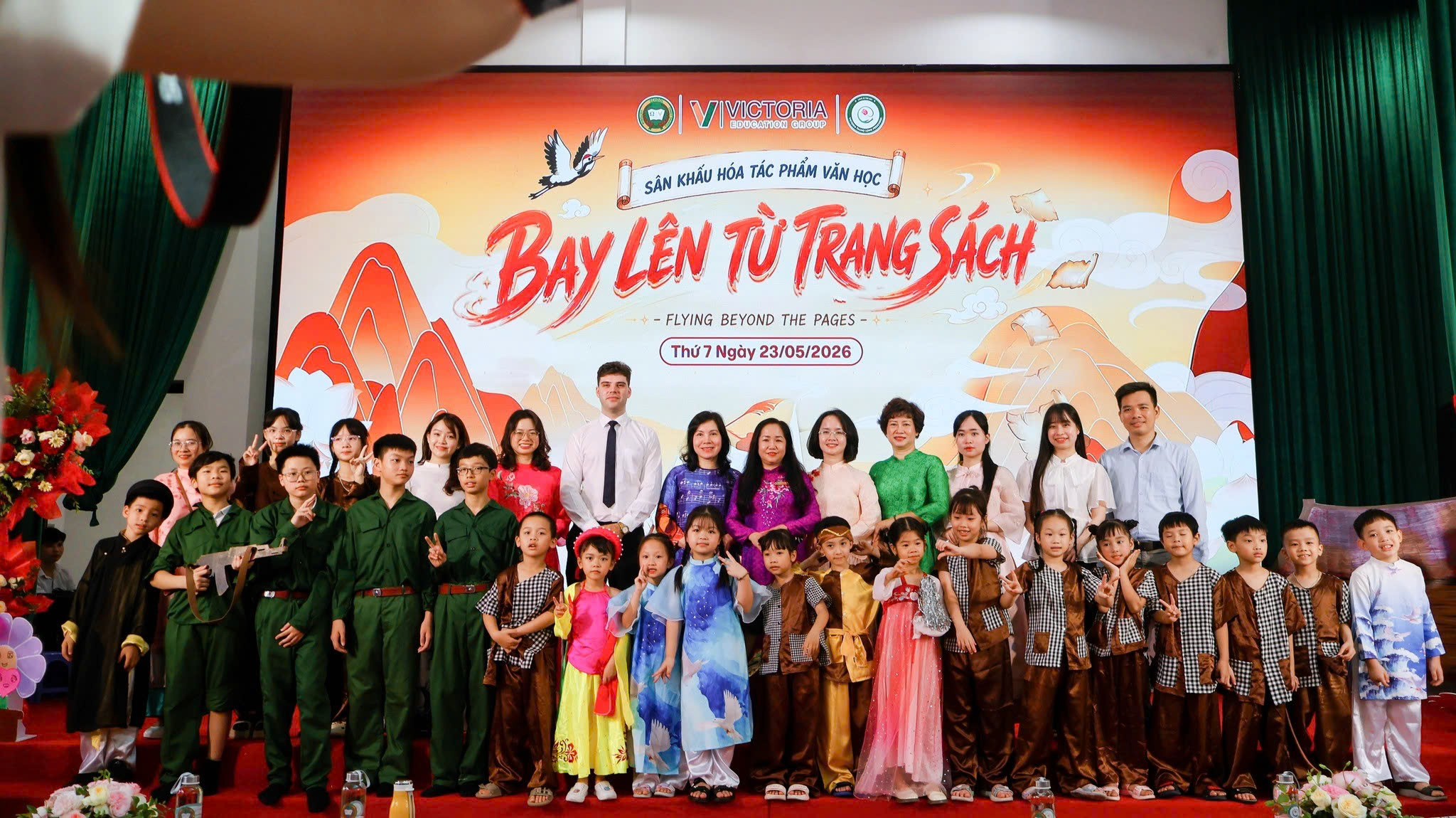 Sân khấu hóa tác phẩm văn học: Để tri thức "bay lên" thành nhân cách- Ảnh 1. Sân khấu hóa tác phẩm văn học: Để tri thức "bay lên" thành nhân cách- Ảnh 1.