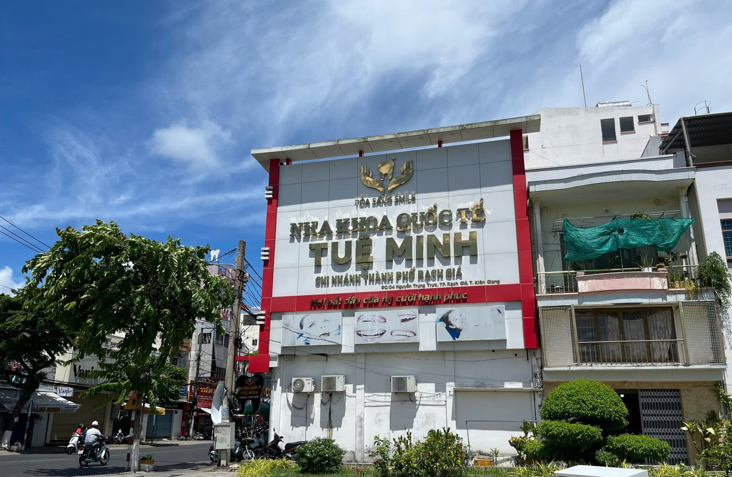 An Giang: Đ&igrave;nh chỉ hoạt động, xử phạt 234 triệu đồng cơ sở nha khoa kh&ocirc;ng ph&eacute;p- Ảnh 1.