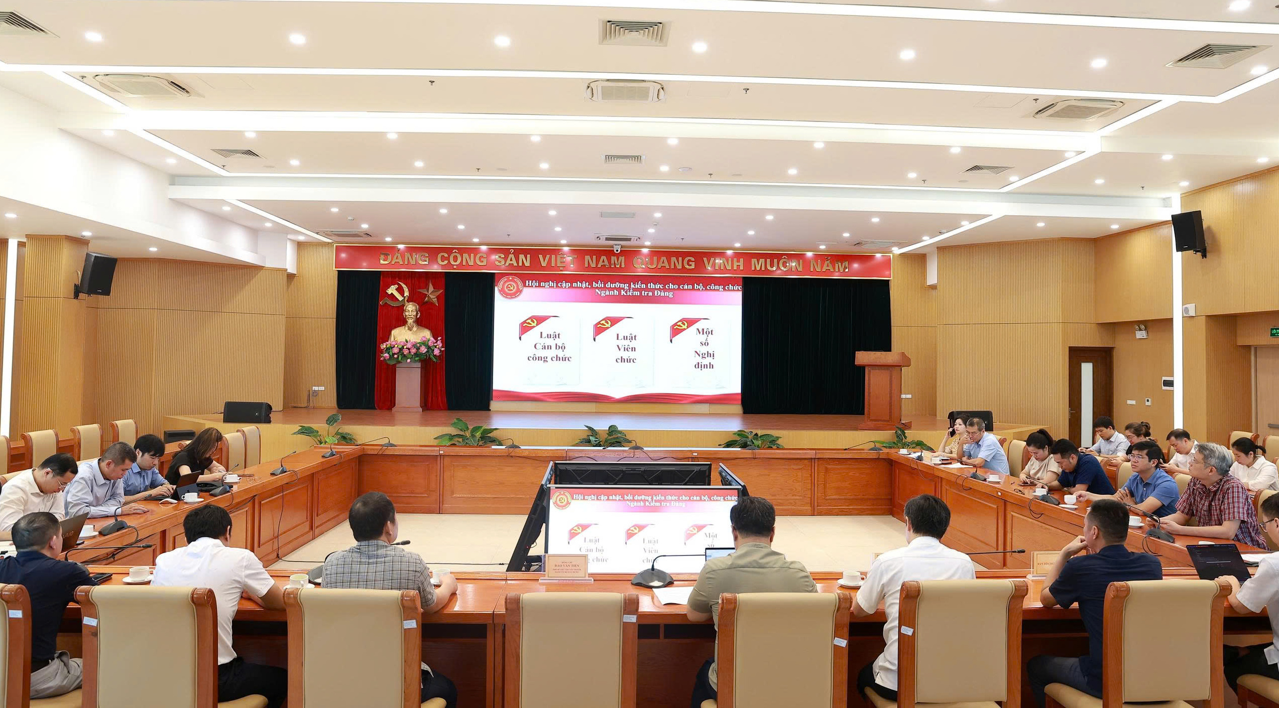 Đảng ủy Bộ X&acirc;y dựng kết nối hội nghị bồi dưỡng nghiệp vụ c&ocirc;ng t&aacute;c kiểm tra, gi&aacute;m s&aacute;t- Ảnh 2.
