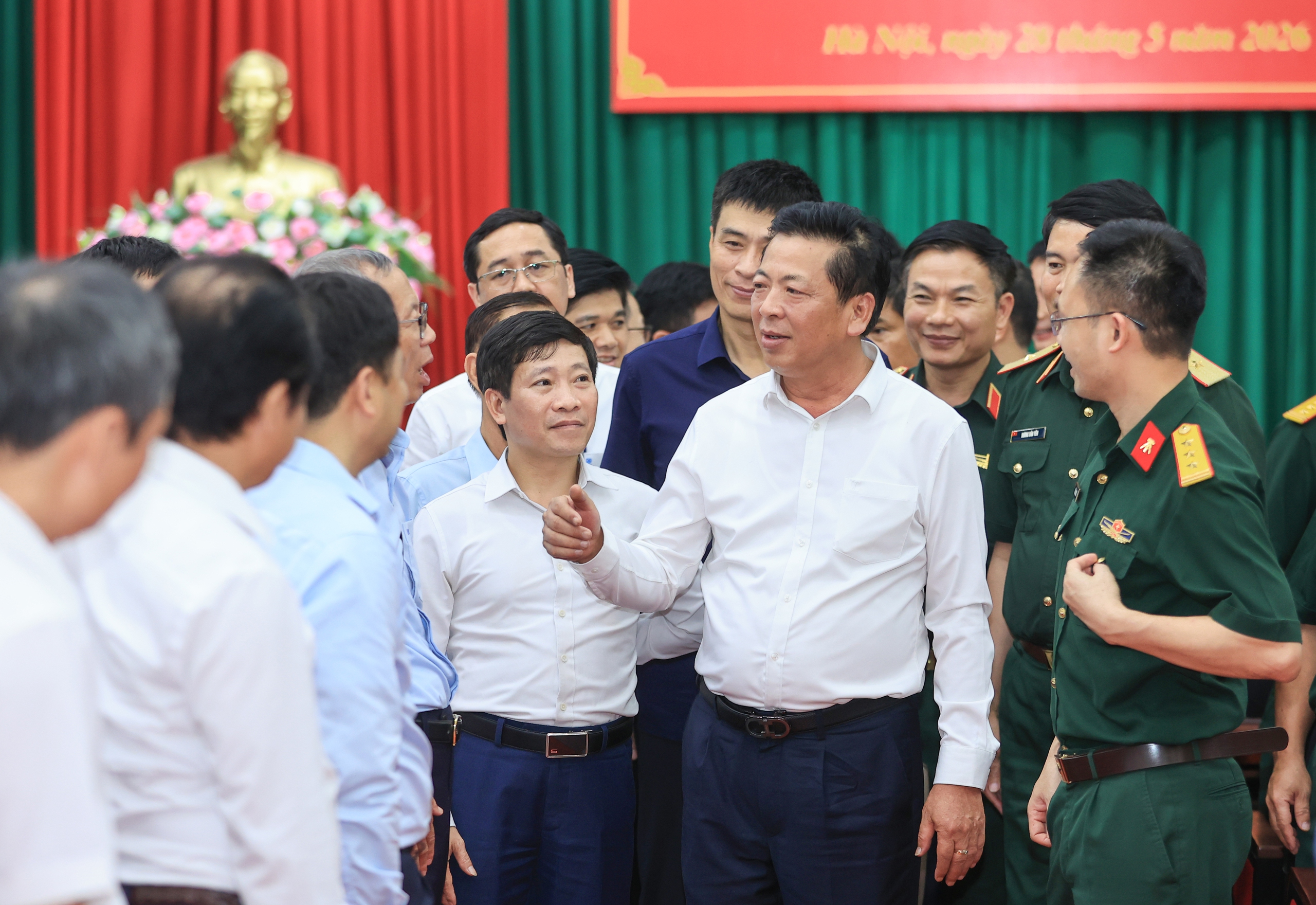 Bộ trưởng Trần Hồng Minh: Ph&aacute;t triển c&ocirc;ng nghiệp đường sắt phải r&otilde; lộ tr&igrave;nh, sản phẩm- Ảnh 10.