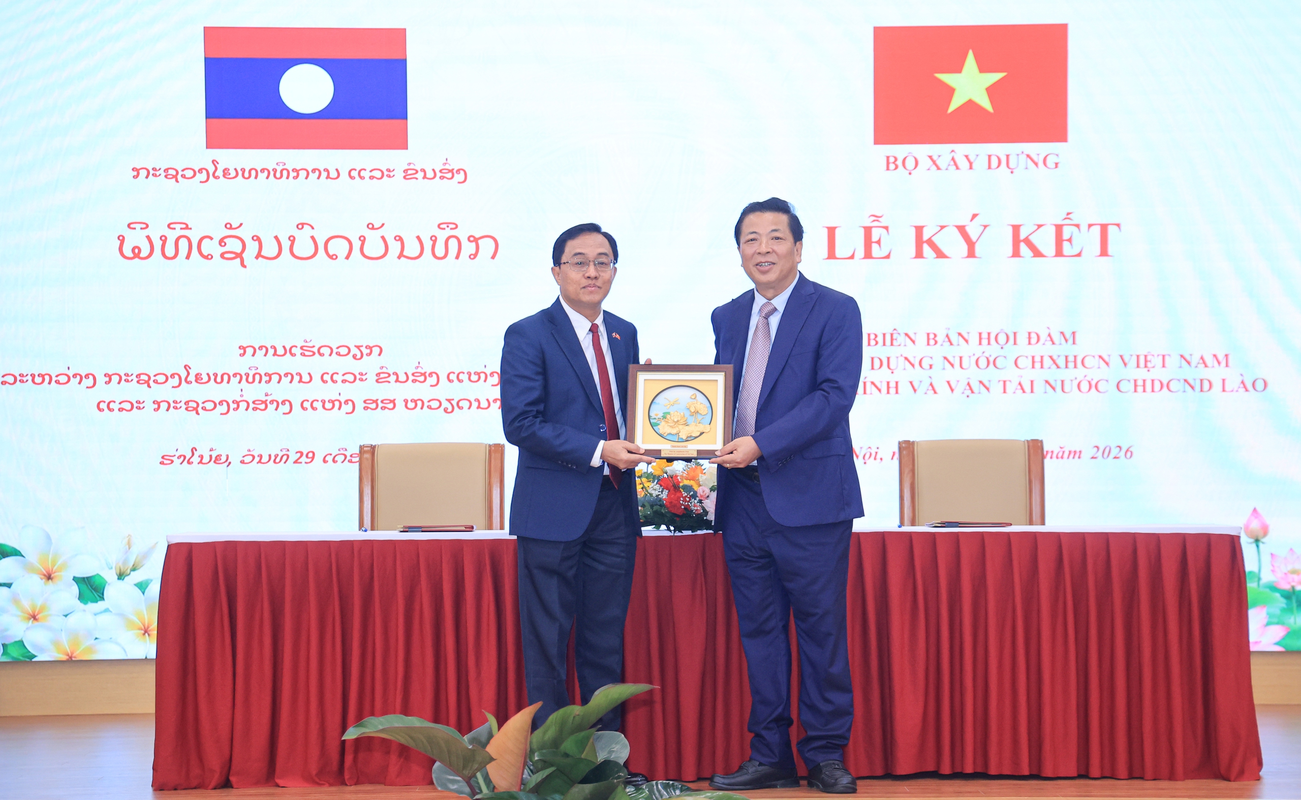 Việt Nam - L&agrave;o th&uacute;c đẩy kết nối hạ tầng giao th&ocirc;ng chiến lược- Ảnh 8.