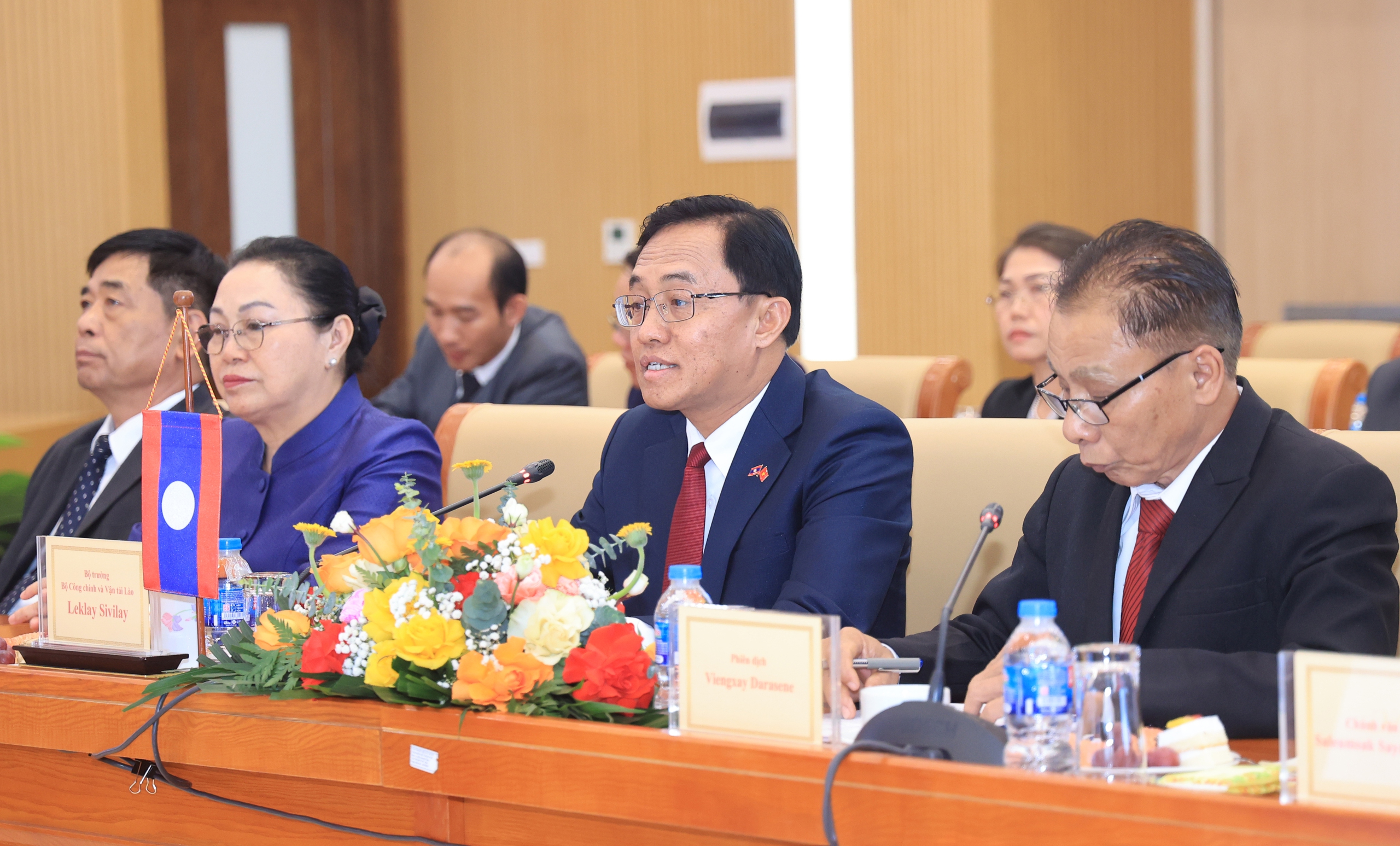 Việt Nam - L&agrave;o th&uacute;c đẩy kết nối hạ tầng giao th&ocirc;ng chiến lược- Ảnh 5.