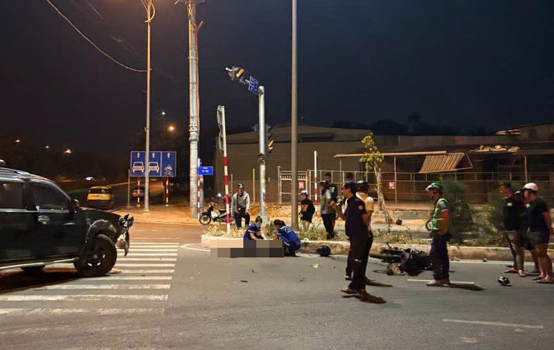 Hiện trường vụ tai nạn khiến nam thanh ni&ecirc;n tử vong tại chỗ.