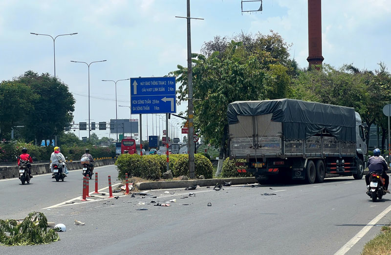 Hiện trường vụ tai nạn khiến người phụ nữ tử vong.