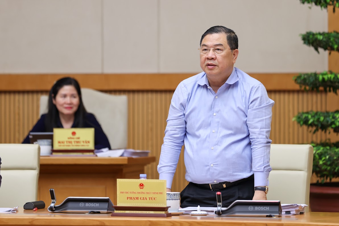 Thủ tướng: Tiếp tục r&agrave; so&aacute;t, cắt giảm c&aacute;c thủ tục về m&ocirc;i trường, x&acirc;y dựng, PCCC- Ảnh 2.