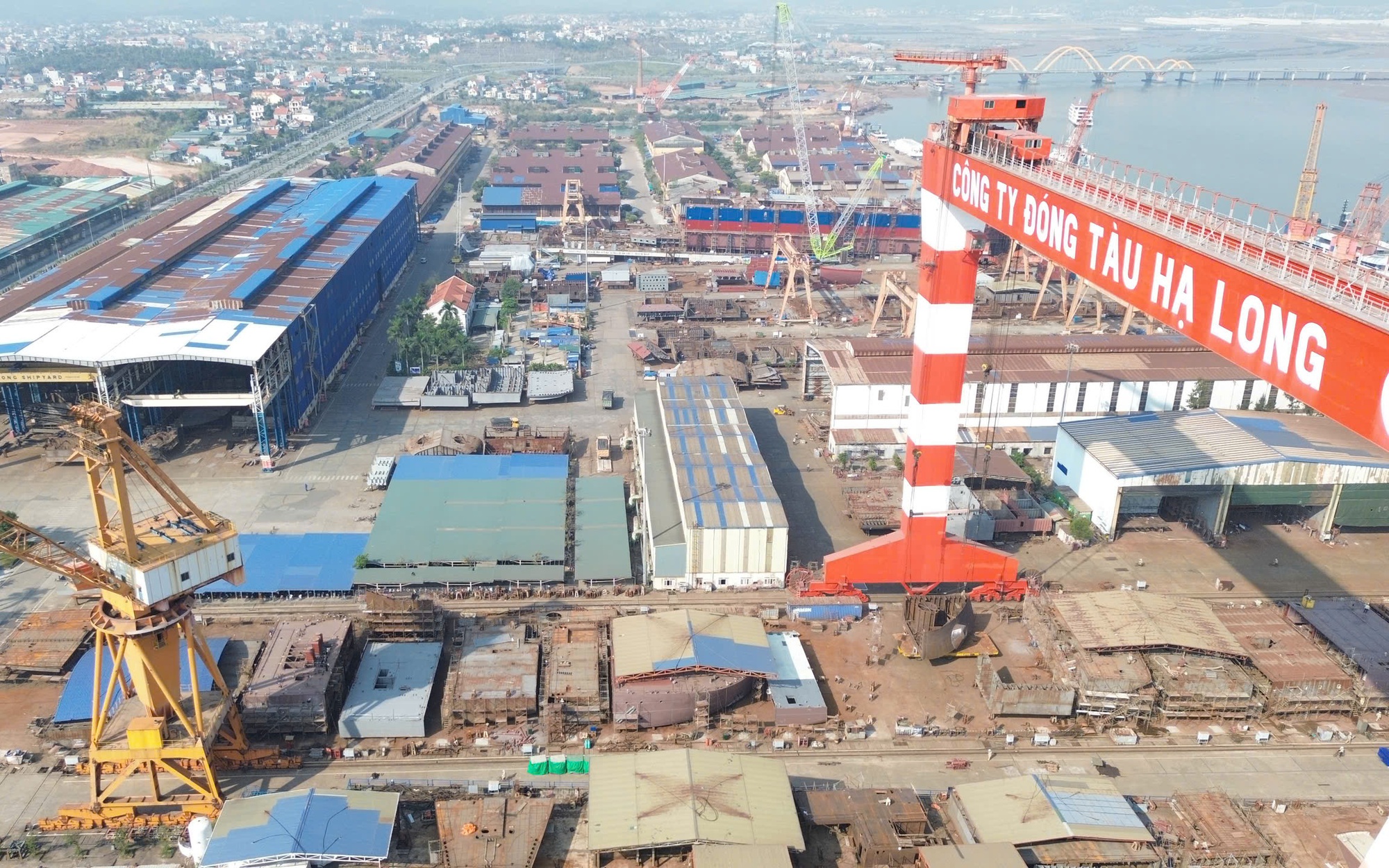 Đề xuất giữ nguy&ecirc;n vị tr&iacute; Nh&agrave; m&aacute;y Đ&oacute;ng t&agrave;u Hạ Long trước nguy cơ điều chỉnh quy hoạch