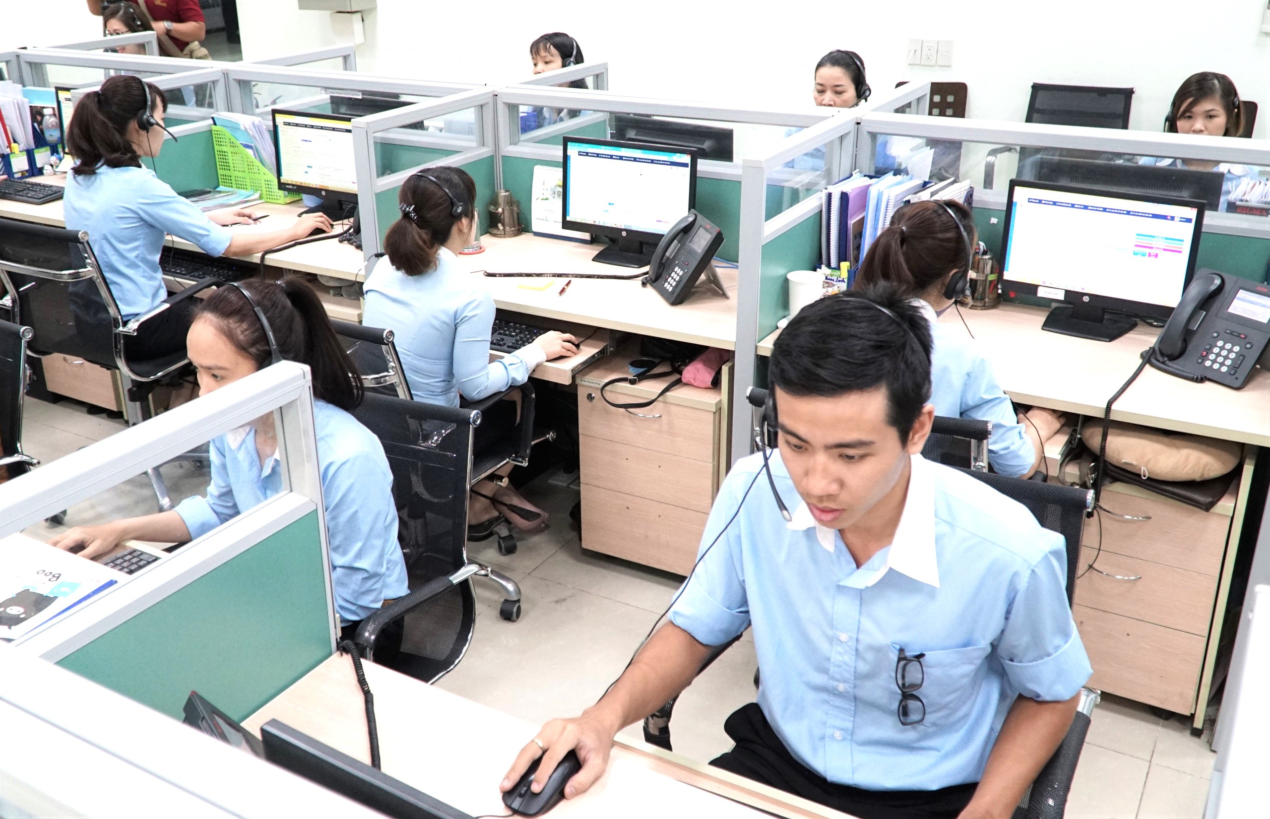 Điện lực miền Nam: Hơn 11.000 ca trực đảm bảo điện trong dịp Giỗ tổ v&agrave; 30/4-1/5- Ảnh 1.
