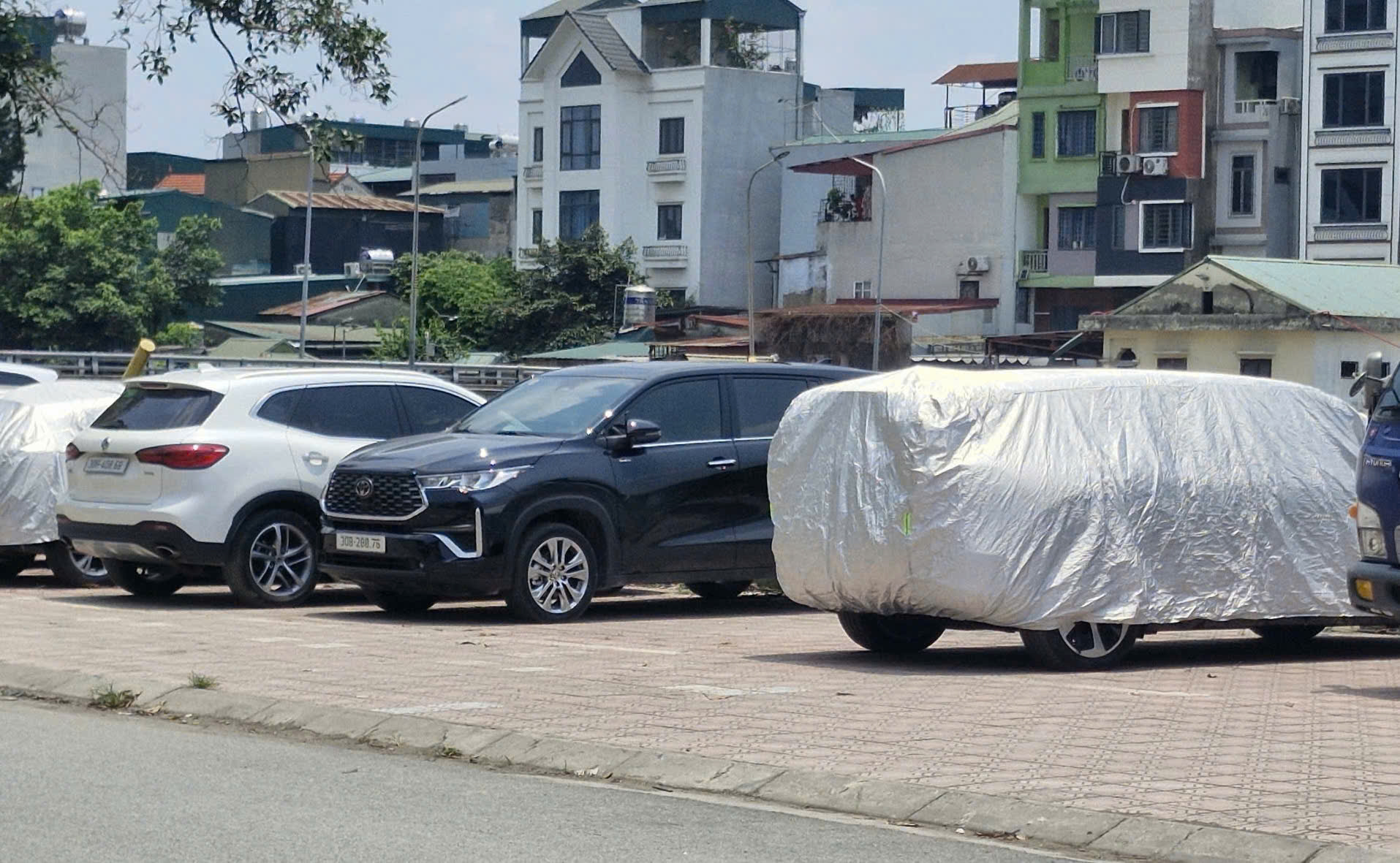 Những lưu &yacute; quan trọng khi mua&nbsp;bạt phủ chống n&oacute;ng cho &ocirc; t&ocirc;- Ảnh 1.