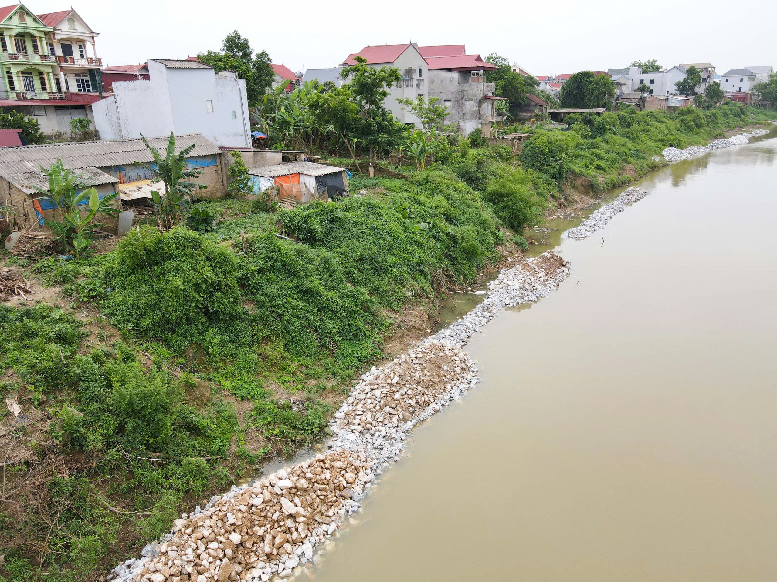 Bắc Ninh: Đ&ecirc; xung yếu uy hiếp nh&agrave; d&acirc;n chạy đua trước m&ugrave;a mưa b&atilde;o- Ảnh 6.