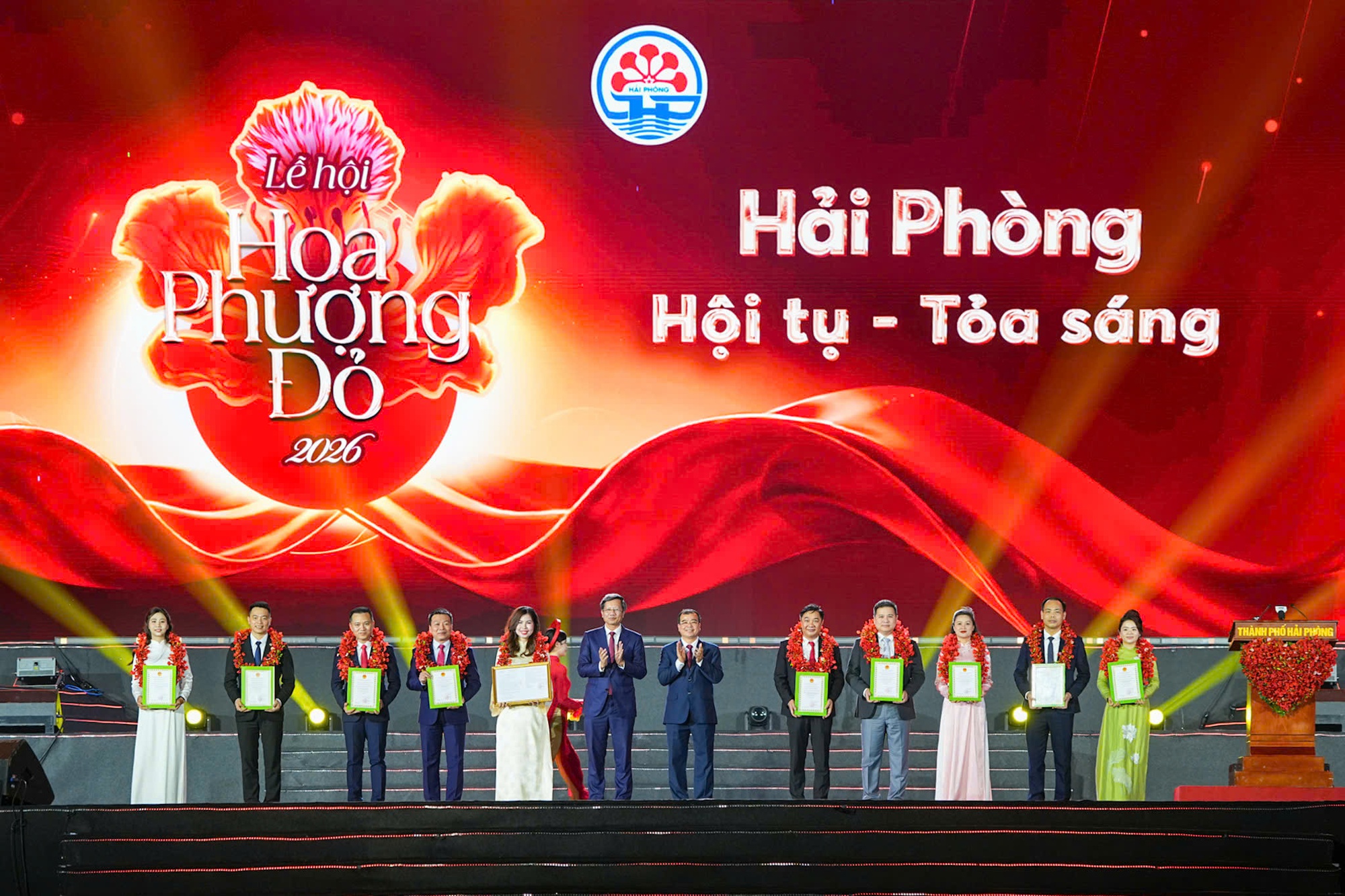 Ấn tượng đ&ecirc;m khai mạc Lễ hội Hoa Phượng Đỏ - Hải Ph&ograve;ng 2026- Ảnh 3.