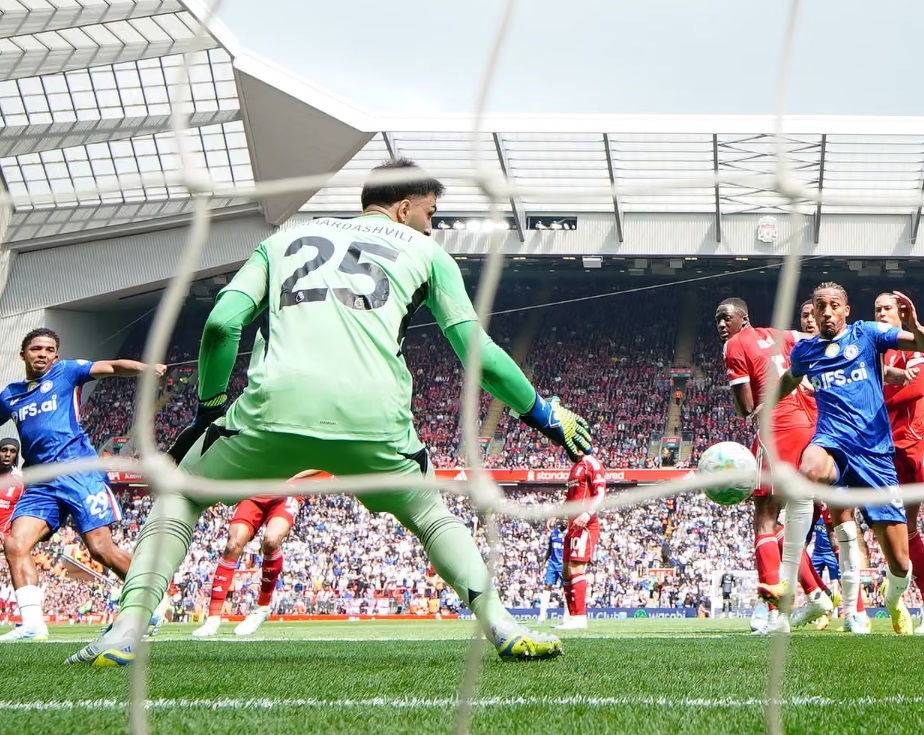 Liverpool vẫn bị Chelsea cầm ch&acirc;n ngay tr&ecirc;n s&acirc;n nh&agrave; Anfield- Ảnh 2.