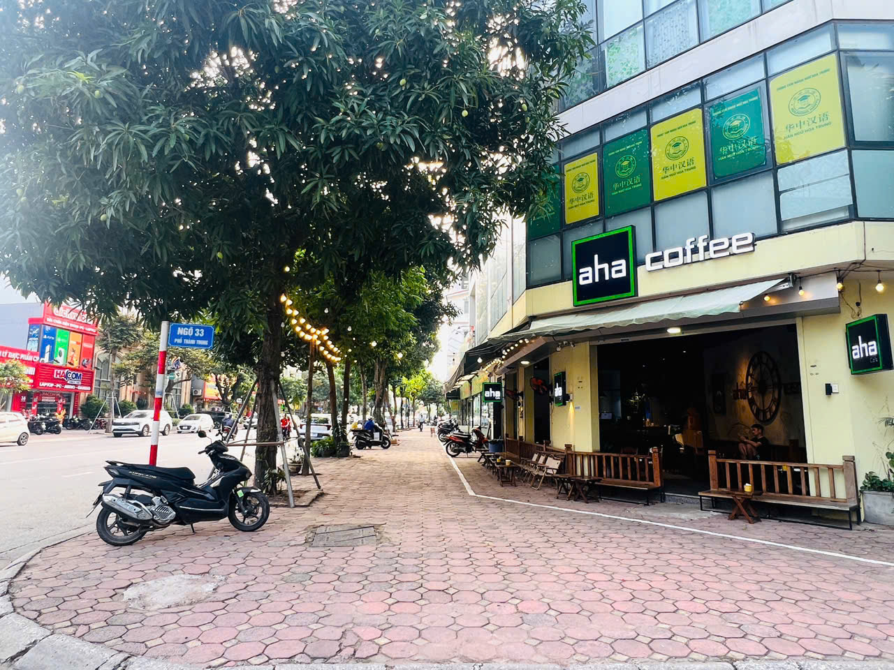 Vỉa h&egrave; H&agrave; Nội th&ocirc;ng tho&aacute;ng sau chiến dịch lập lại trật tự đ&ocirc; thị- Ảnh 12.