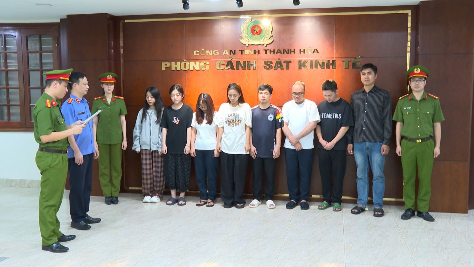 Thanh Hoá: Phá đường dây buôn lậu vàng và làm giả trang sức thương hiệu nổi tiếng- Ảnh 1. Thanh Hoá: Phá đường dây buôn lậu vàng và làm giả trang sức thương hiệu nổi tiếng- Ảnh 1.