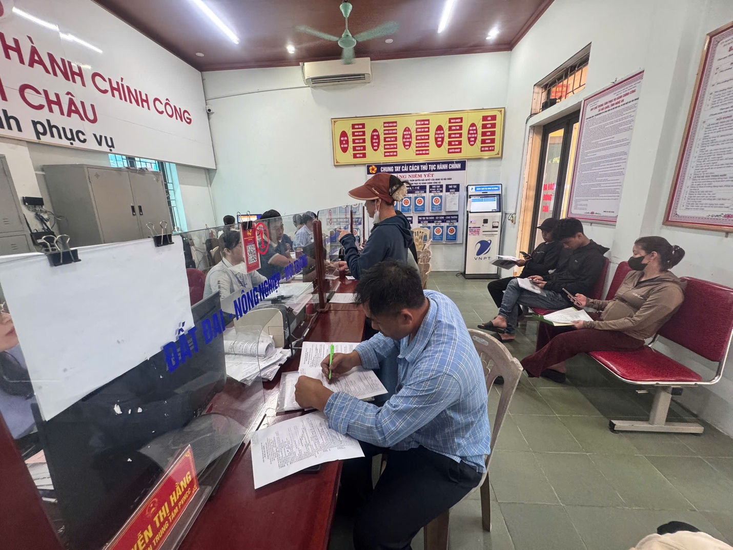 Nghệ An: Tìm lời giải cho trên 400 hồ sơ đất giao trái thẩm quyền chưa được cấp sổ- Ảnh 1.