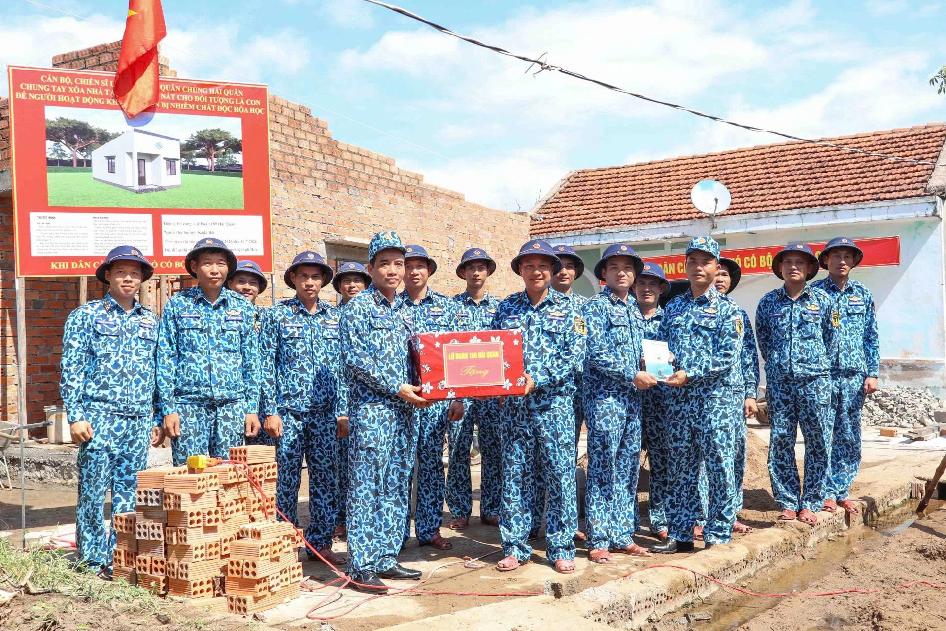 Khánh Hòa tăng tốc xóa nhà tạm cho gia đình nạn nhân chất độc hóa học- Ảnh 4. Khánh Hòa tăng tốc xóa nhà tạm cho gia đình nạn nhân chất độc hóa học- Ảnh 4.