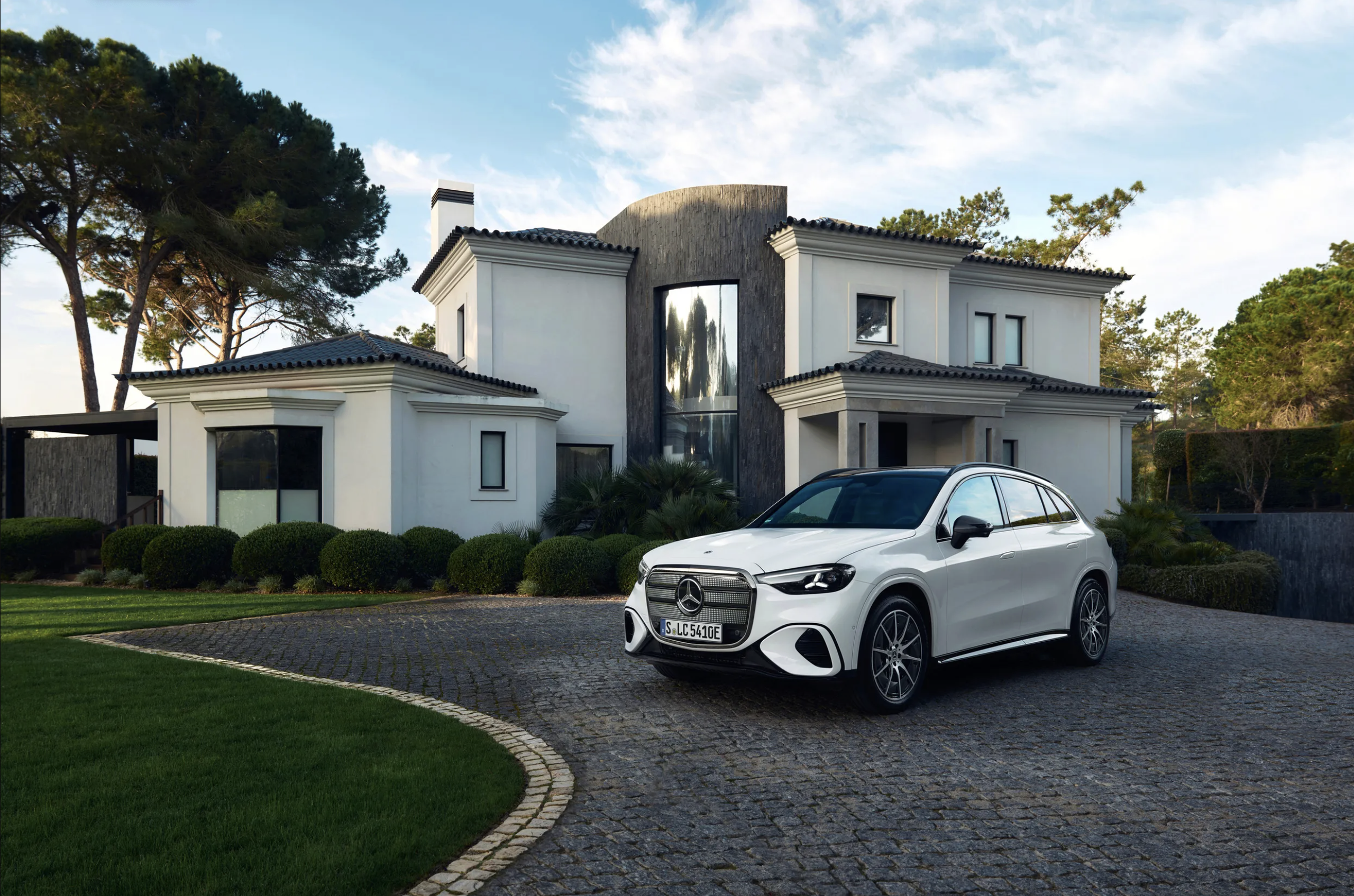 Mercedes-Benz GLC thuần điện có bản giá rẻ- Ảnh 2. Mercedes-Benz GLC thuần điện có bản giá rẻ- Ảnh 2.