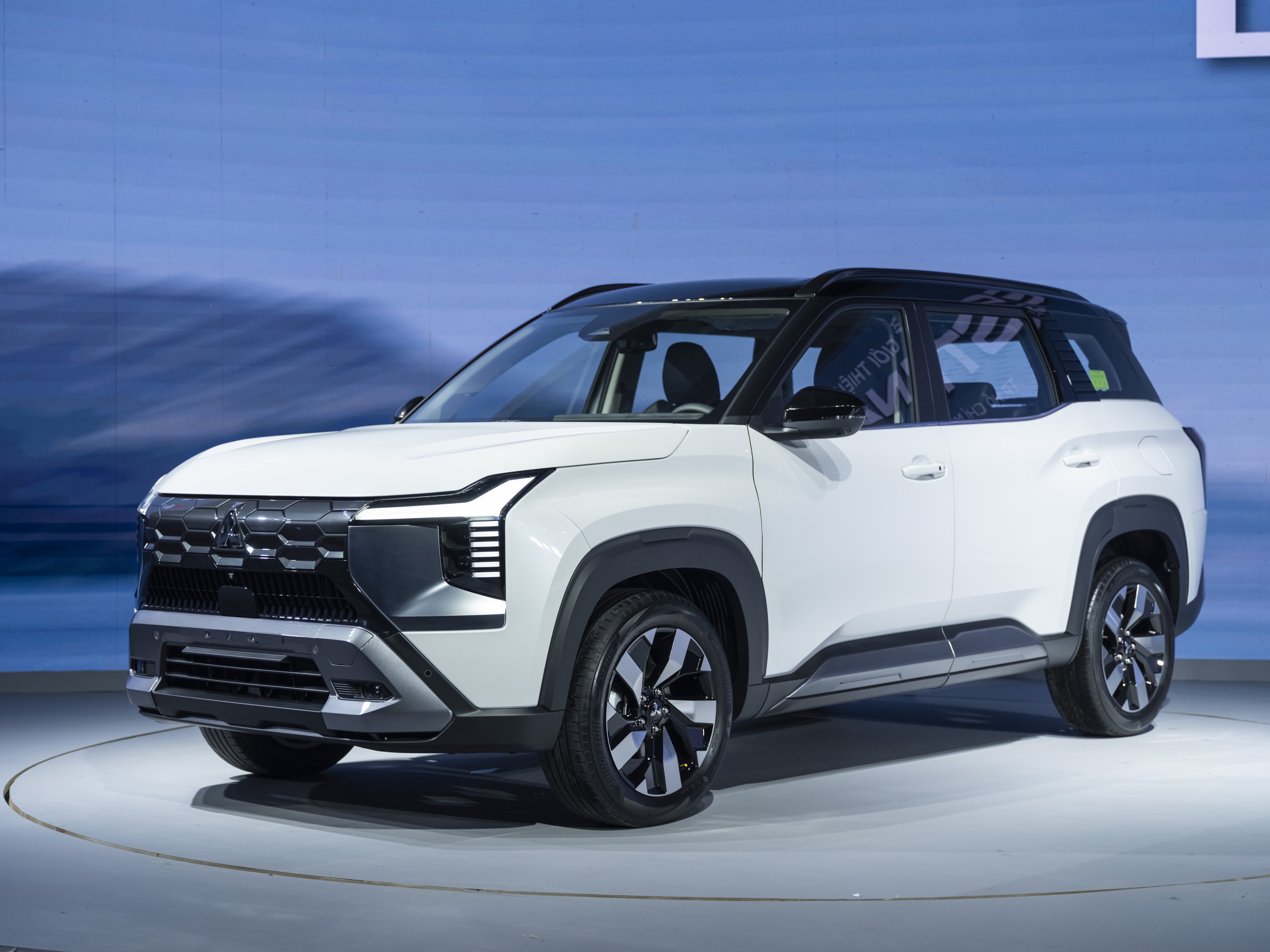 Loạt xe Mitsubishi giảm tới 85 triệu đồng - Ảnh 2.
