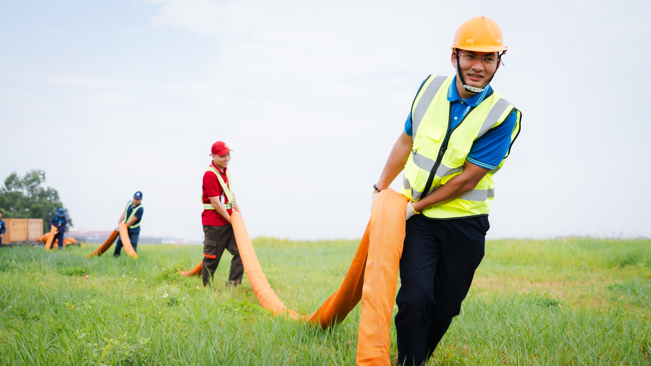 N&acirc;ng cao năng lực ứng ph&oacute; c&aacute;c t&igrave;nh huống khẩn nguy tại khu bay Nội B&agrave;i - Ảnh 5.
