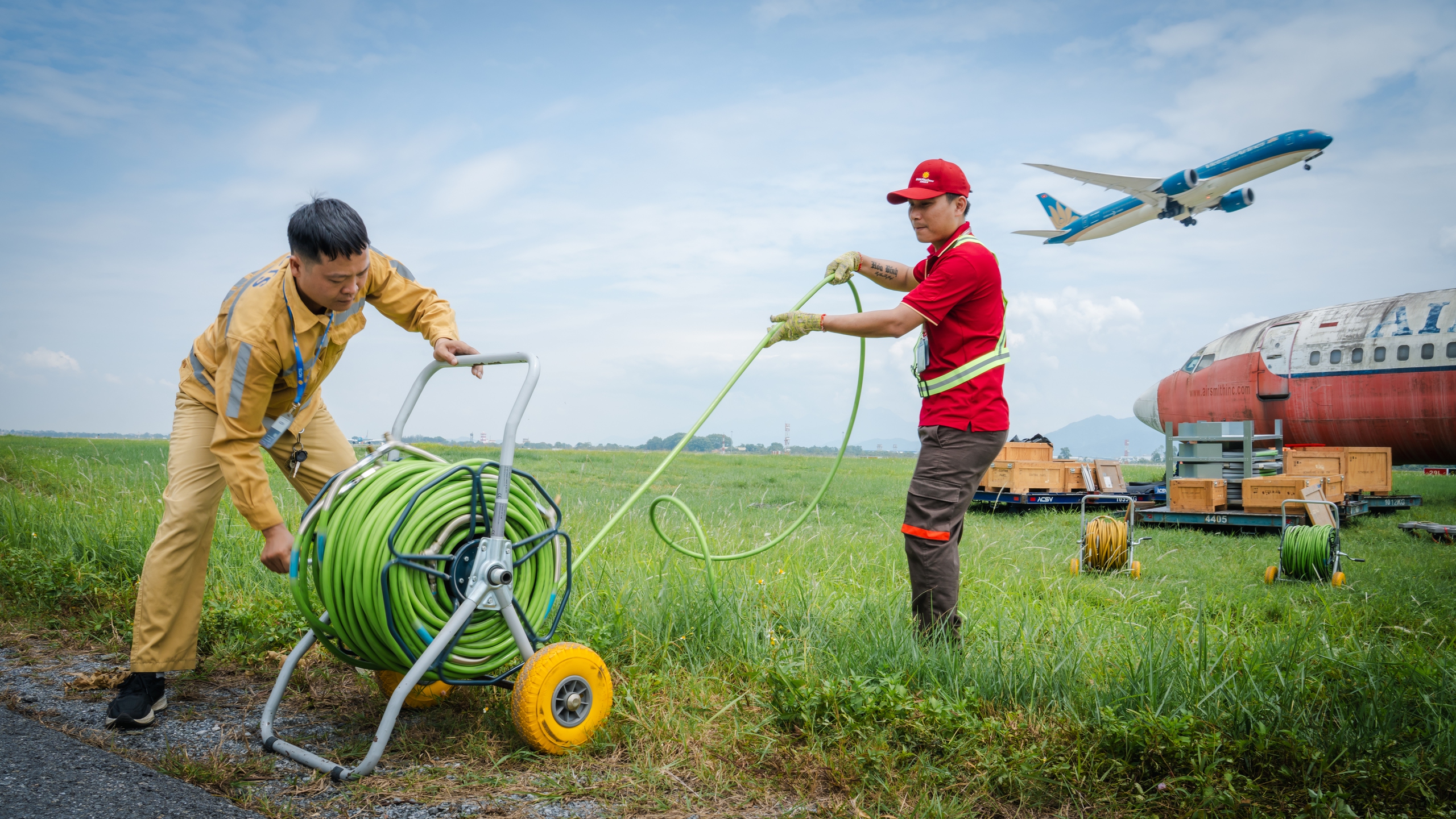 N&acirc;ng cao năng lực ứng ph&oacute; c&aacute;c t&igrave;nh huống khẩn nguy tại khu bay Nội B&agrave;i - Ảnh 4.