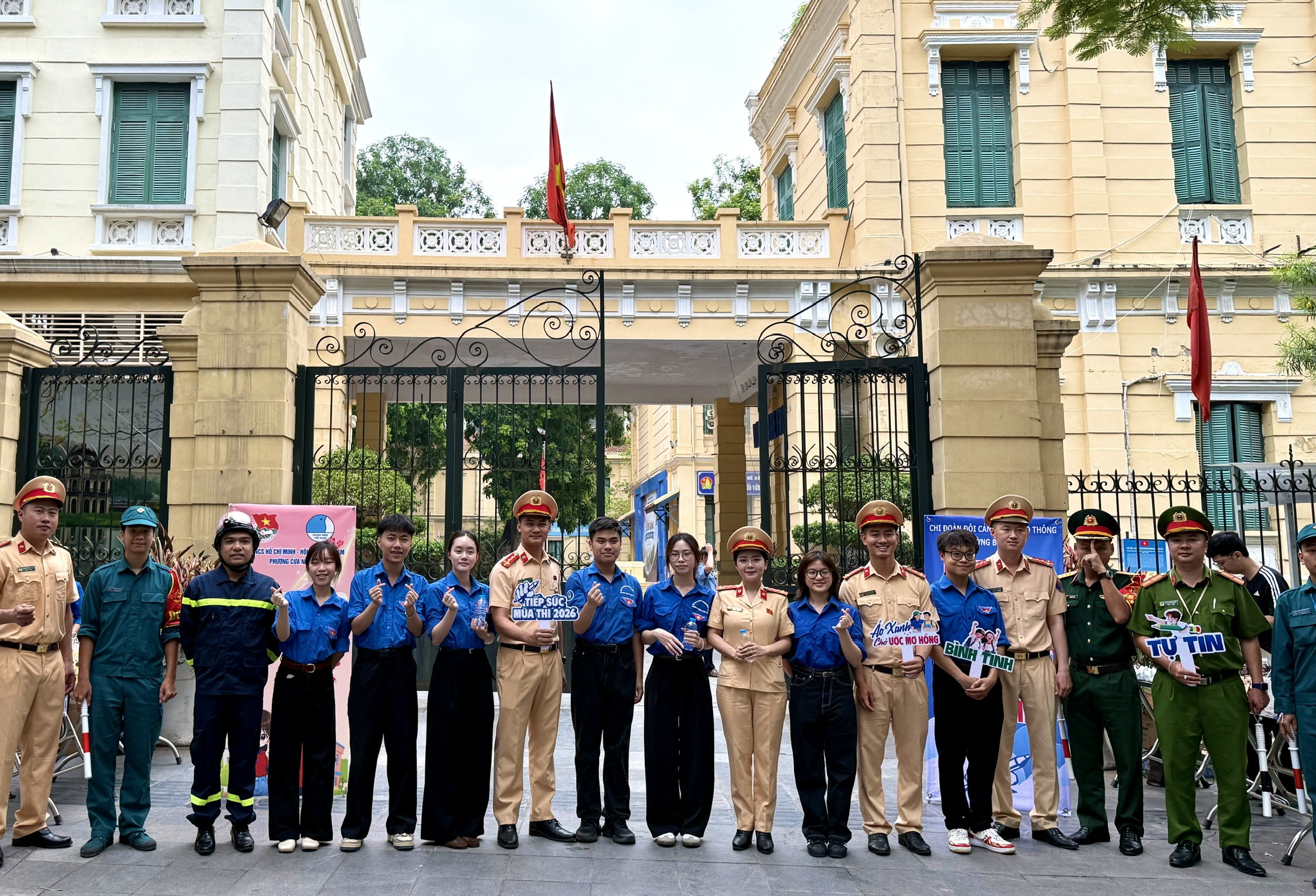 H&agrave; Nội: Điểm n&oacute;ng giao th&ocirc;ng 'hạ nhiệt' trước giờ sĩ tử v&agrave;o ph&ograve;ng thi- Ảnh 5.
