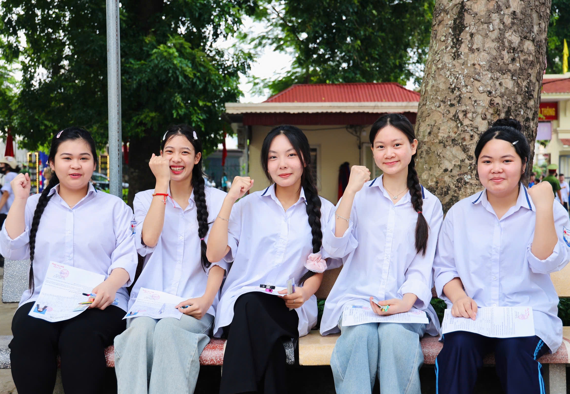 Kỳ thi tốt nghiệp THPT 2026: Hơn 5.300 th&iacute; sinh bỏ thi m&ocirc;n Ngữ văn- Ảnh 1.