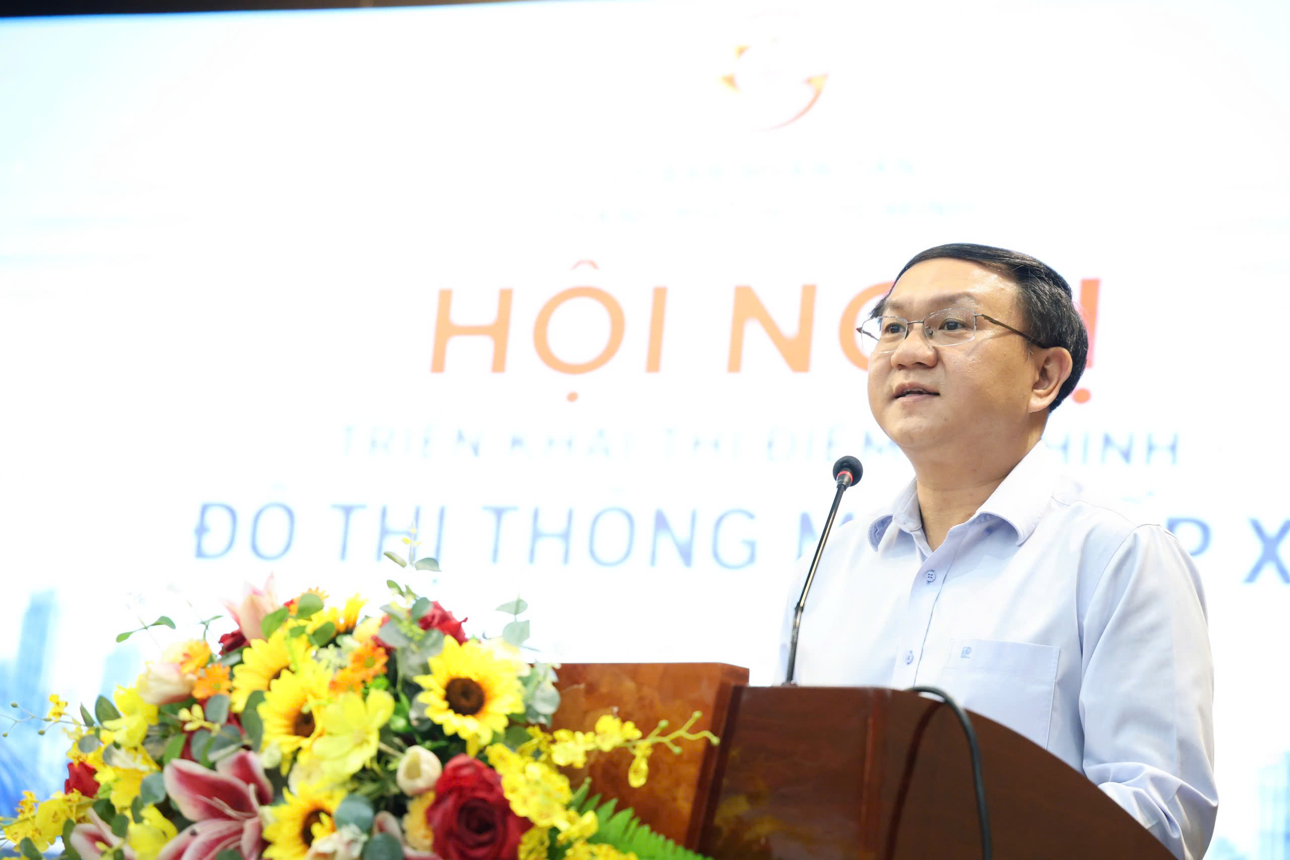 TP.HCM th&iacute; điểm đ&ocirc; thị th&ocirc;ng minh cấp x&atilde;, vận h&agrave;nh ch&iacute;nh quyền bằng dữ liệu số - Ảnh 1.