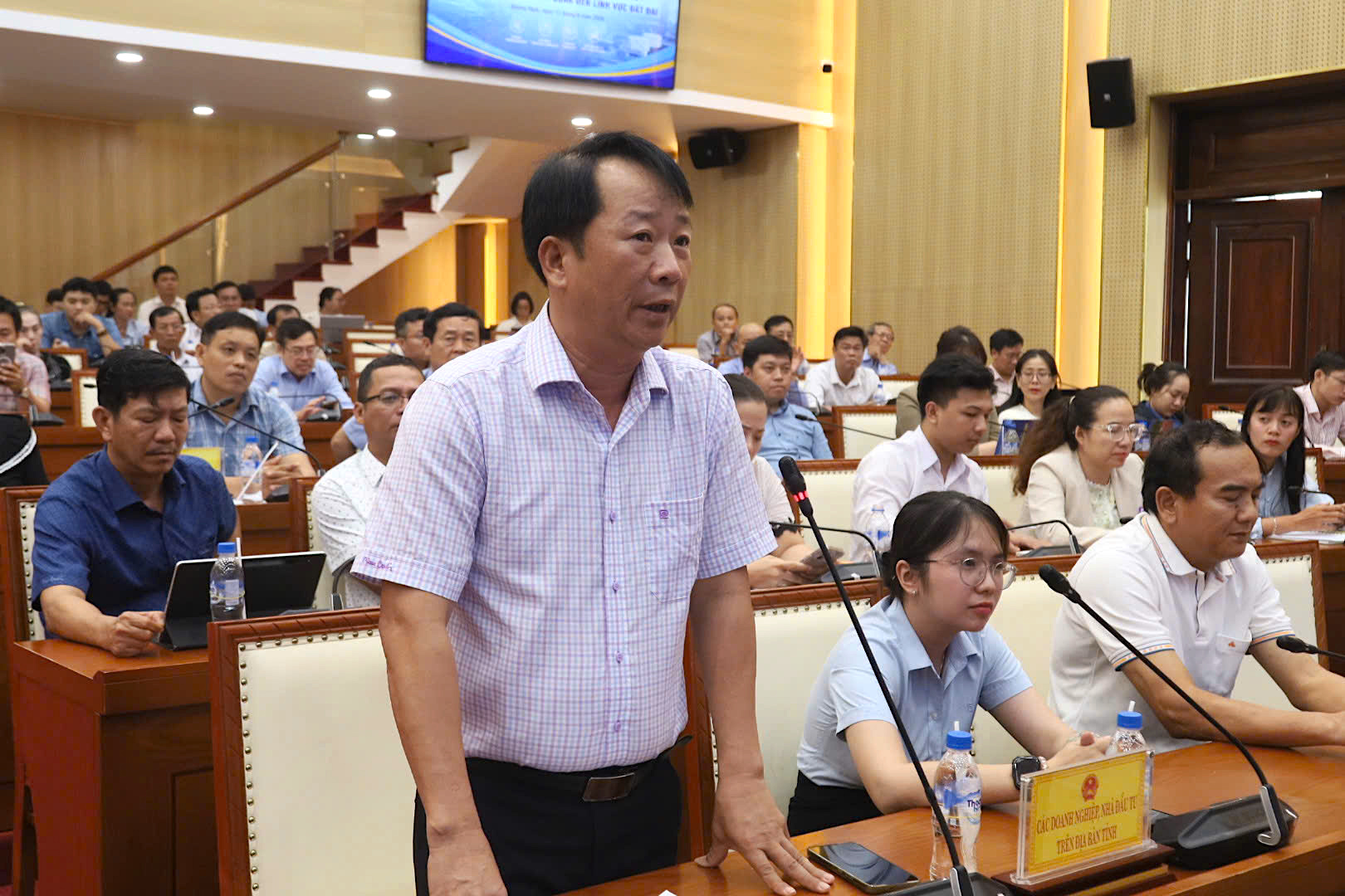 Đất đai l&agrave; lĩnh vực ph&aacute;t sinh nhiều kiến nghị nhất của doanh nghiệp tại Quảng Ng&atilde;i - Ảnh 4.