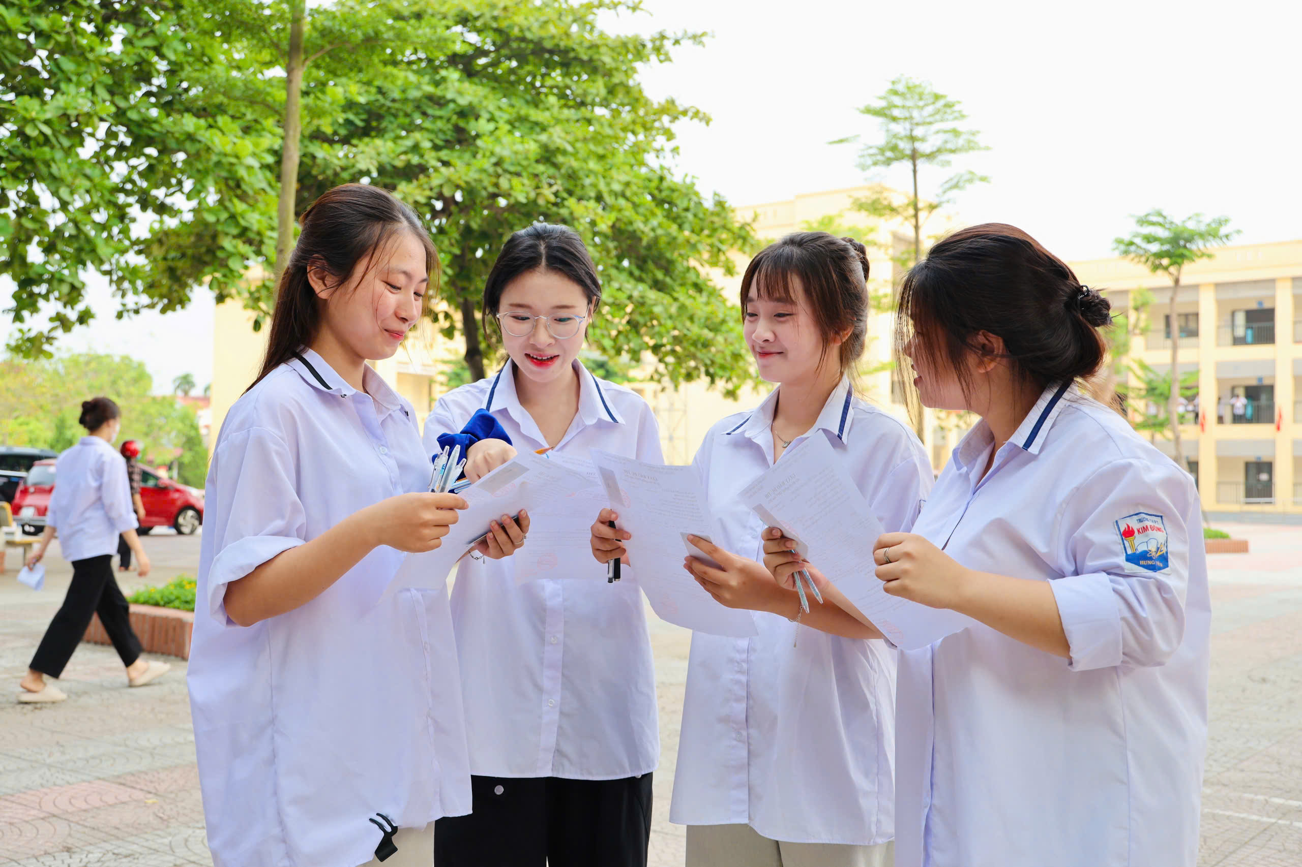 Ng&agrave;y thi đầu ti&ecirc;n tốt nghiệp THPT 2026: 27 th&iacute; sinh bị đ&igrave;nh chỉ - Ảnh 1.