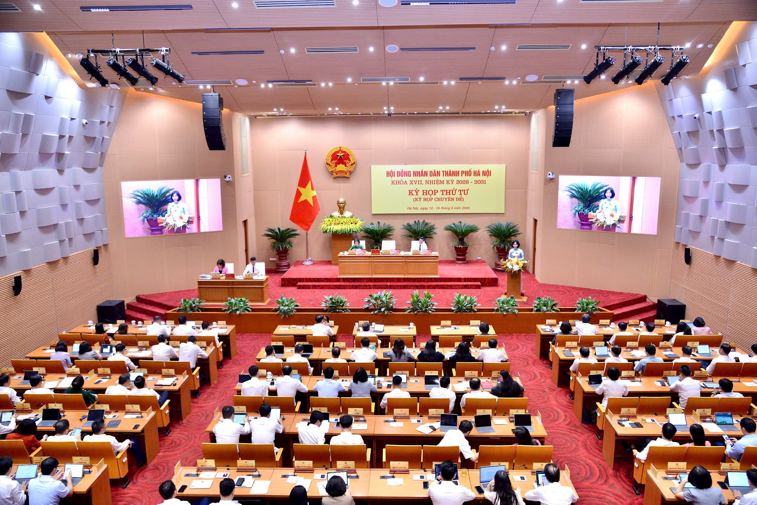H&agrave; Nội xem x&eacute;t 55 nghị quyết triển khai Luật Thủ đ&ocirc; năm 2026 - Ảnh 1.