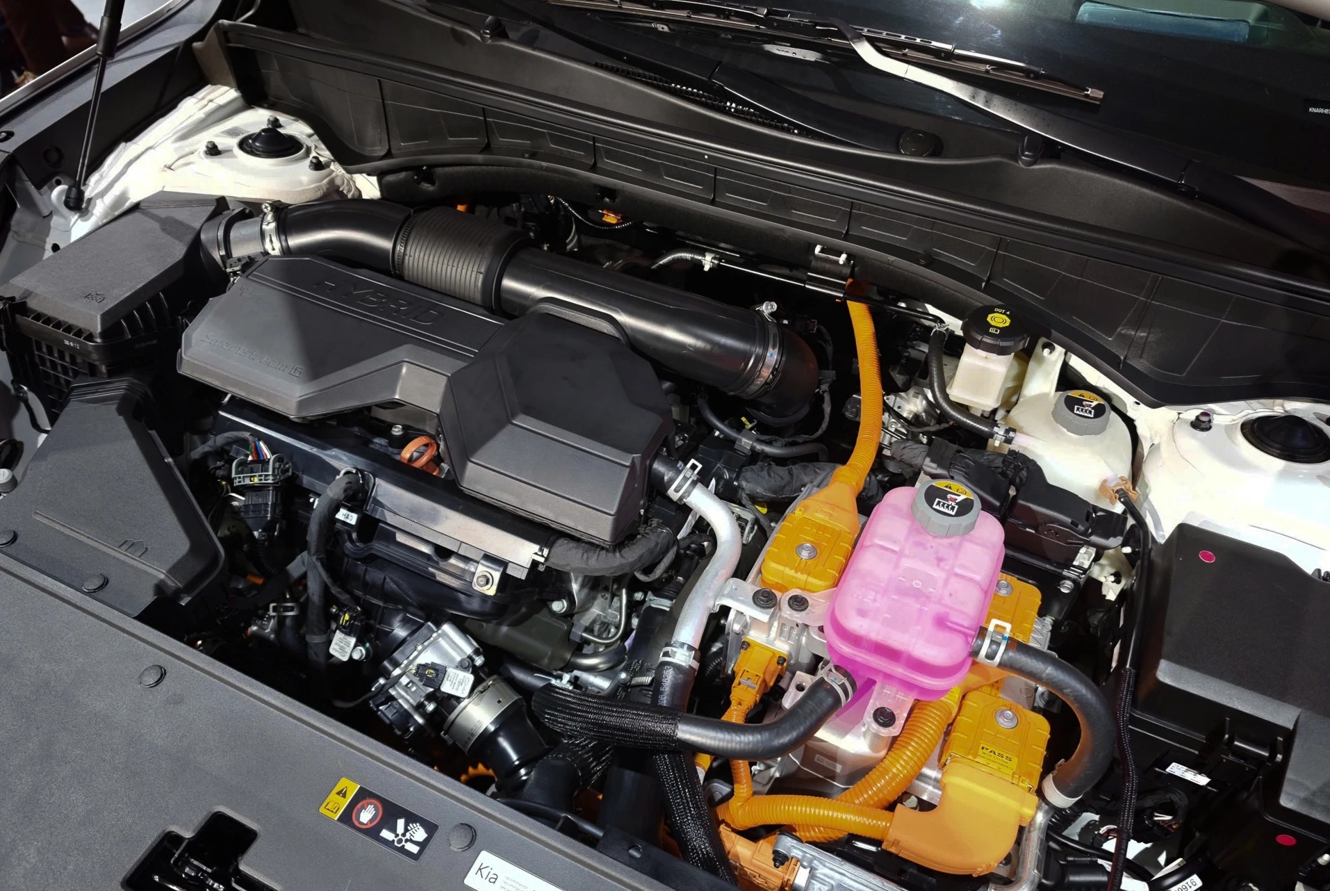 Cận cảnh New Sorento Hybrid hơn 1,3 tỷ đồng - Ảnh 4.