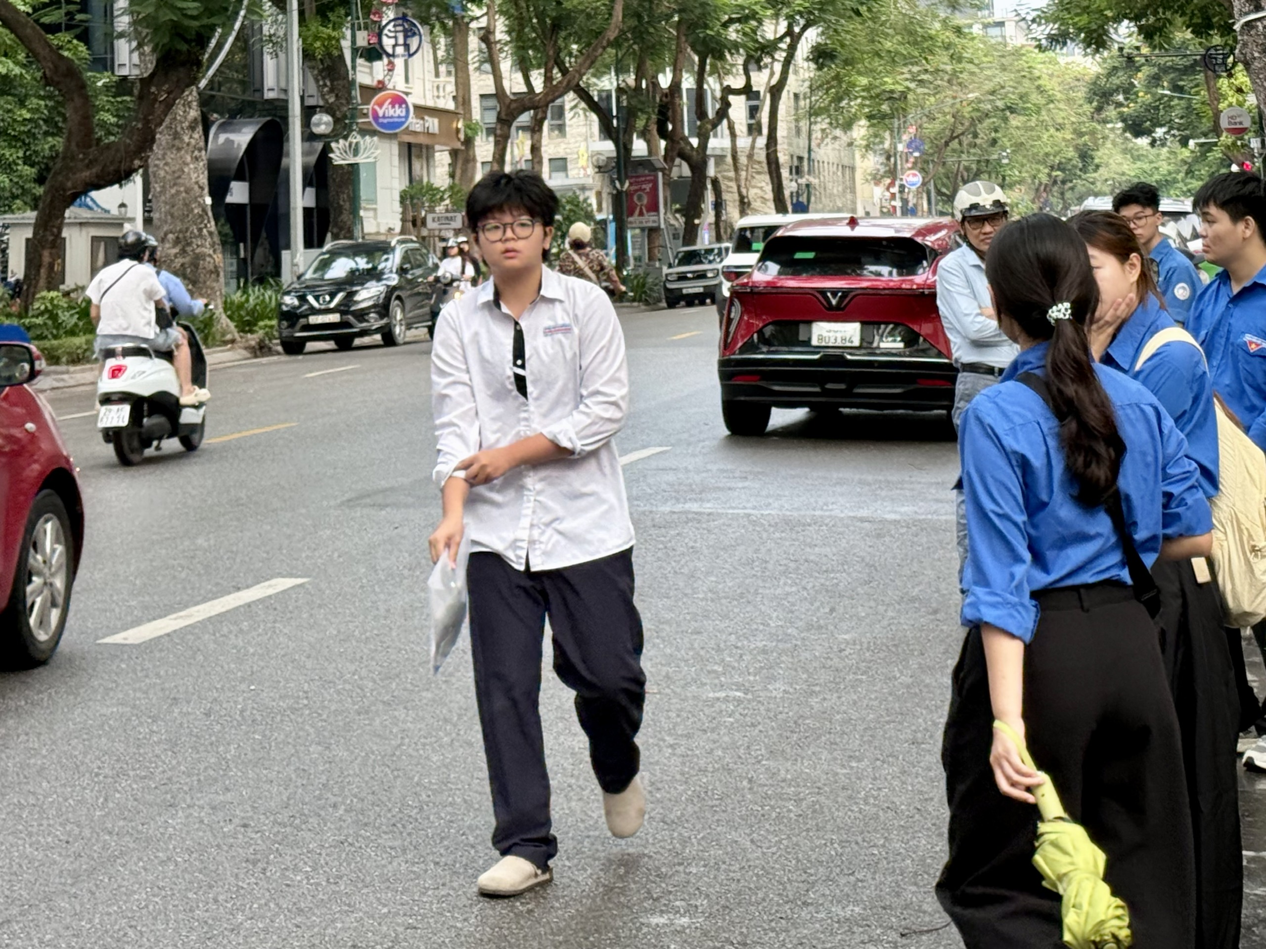 Gần 1,2 triệu th&iacute; sinh bước v&agrave;o ng&agrave;y thi cuối của kỳ thi tốt nghiệp THPT 2026 - Ảnh 3.