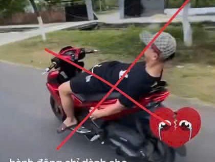 Đ&agrave; Nẵng: Bu&ocirc;ng tay, nằm tr&ecirc;n y&ecirc;n khi đi xe, nam thiếu ni&ecirc;n bị xử l&yacute; - Ảnh 1.