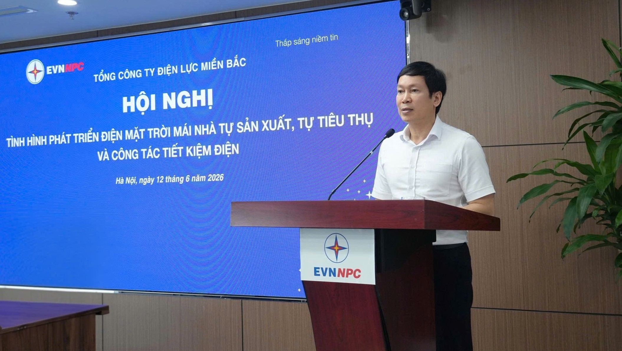 Điện mặt trời m&aacute;i nh&agrave; kết hợp lưu trữ l&agrave; giải ph&aacute;p quan trọng đảm bảo điện cho miền Bắc - Ảnh 4.