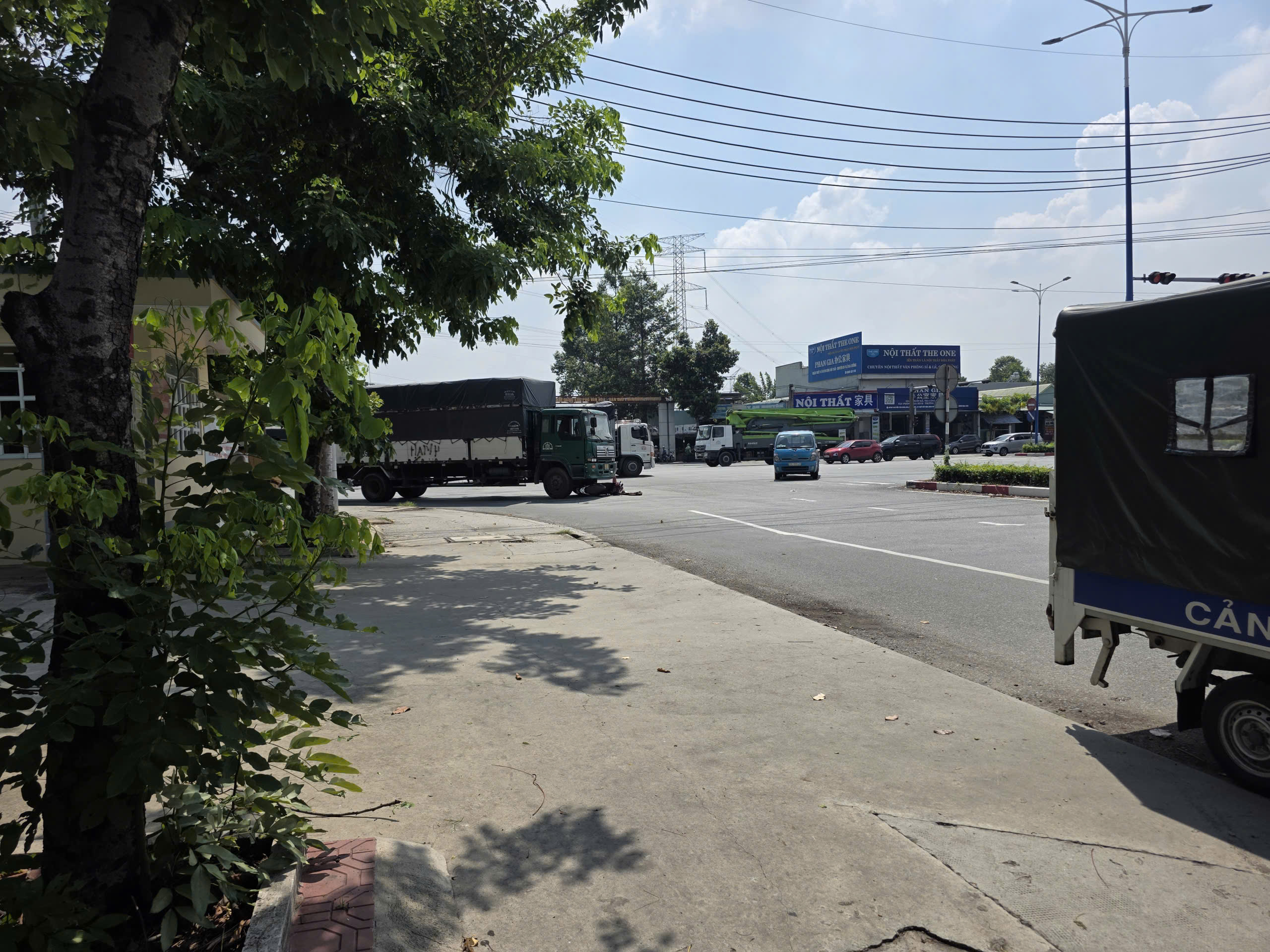TP.HCM: Xe tải va chạm xe m&aacute;y, thai phụ tử vong thương t&acirc;m - Ảnh 1.