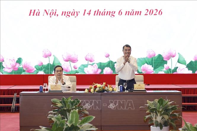 Thủ tướng Ch&iacute;nh phủ v&agrave; Chủ tịch Quốc hội gặp mặt l&atilde;nh đạo c&aacute;c cơ quan b&aacute;o ch&iacute; - Ảnh 1.